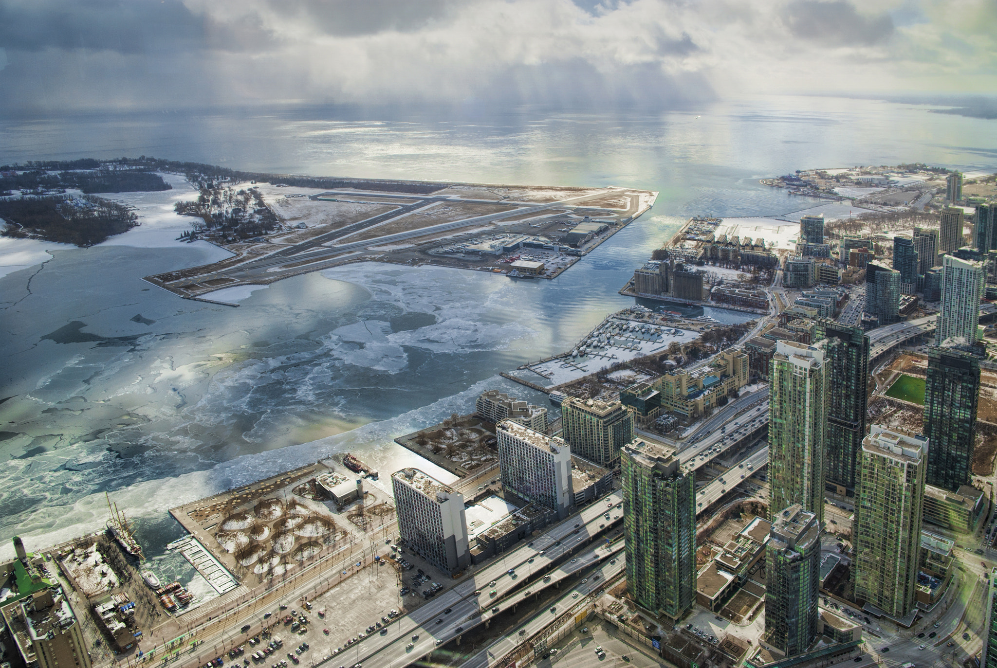 Samyang 12mm F2.8 ED AS NCS Fisheye sample photo. Ytz toronto photography