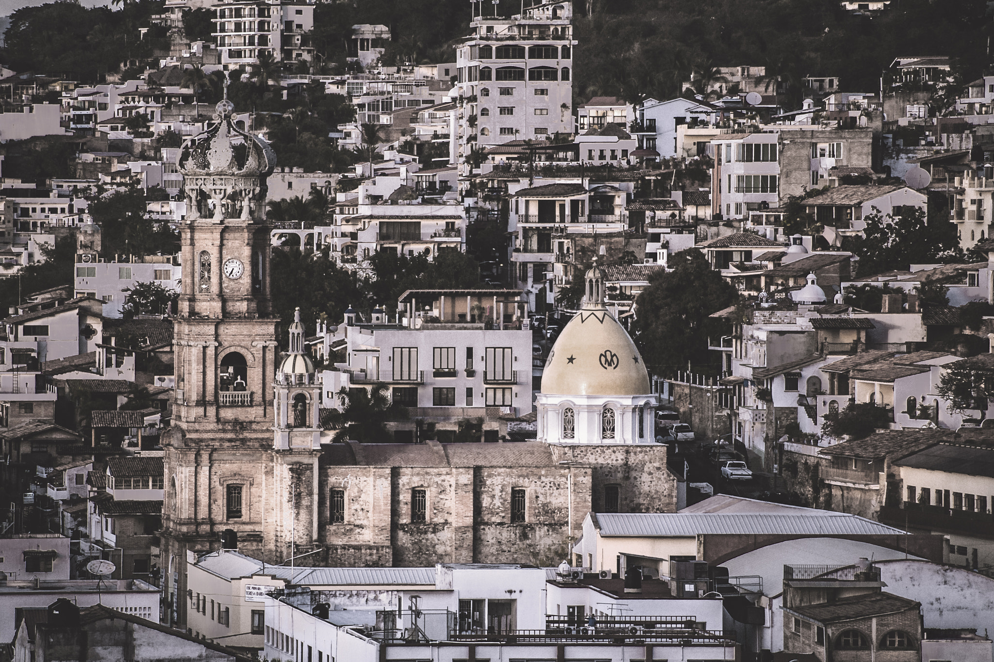Nikon D700 + AF Nikkor 70-210mm f/4-5.6D sample photo. Parroquia de nuestra señora de guadalupe photography