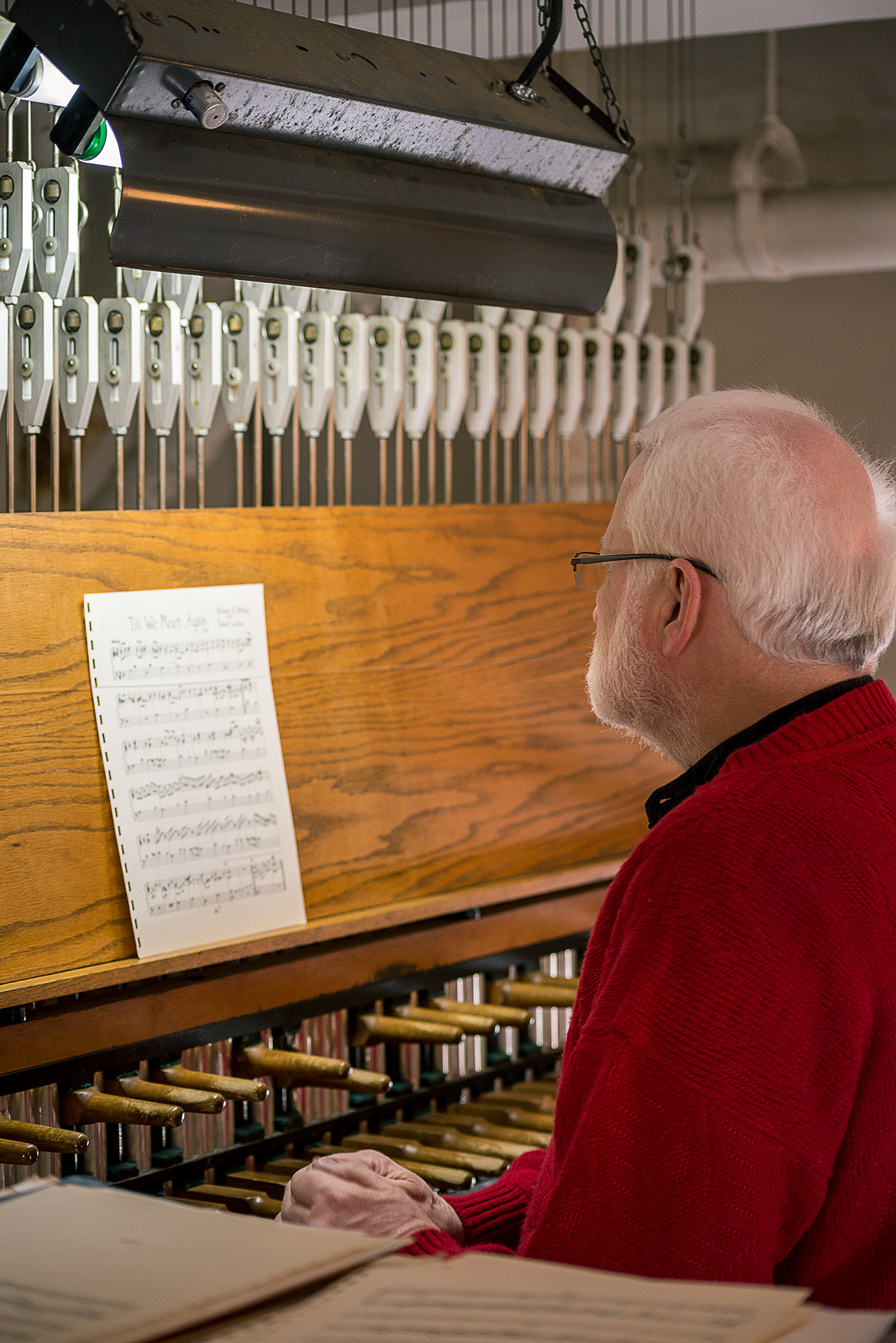 AF Nikkor 70-210mm f/4-5.6D sample photo. The man and his carillon tower photography