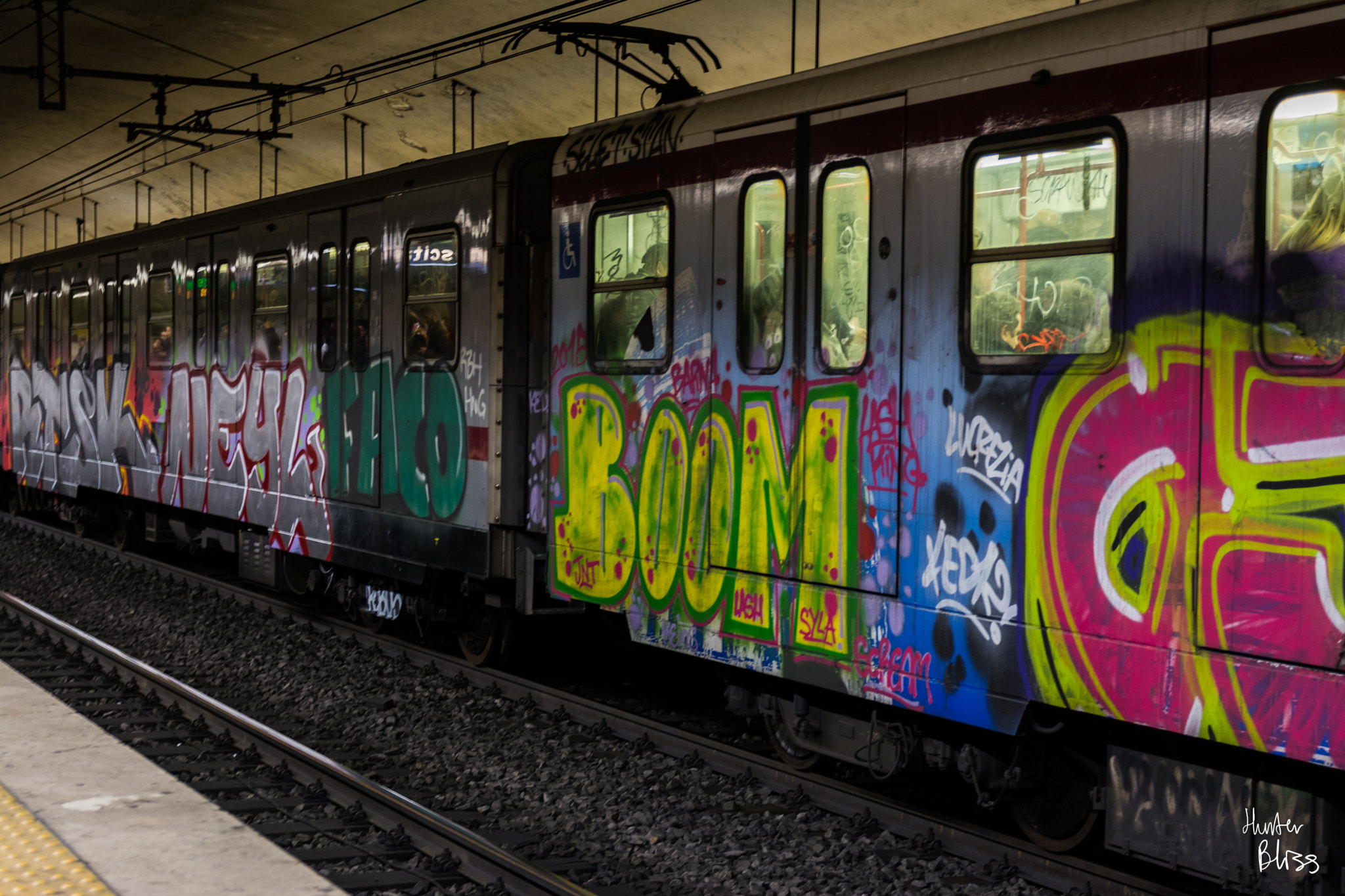 Sigma 17-70mm F2.8-4 DC Macro OS HSM | C sample photo. Roman subway photography