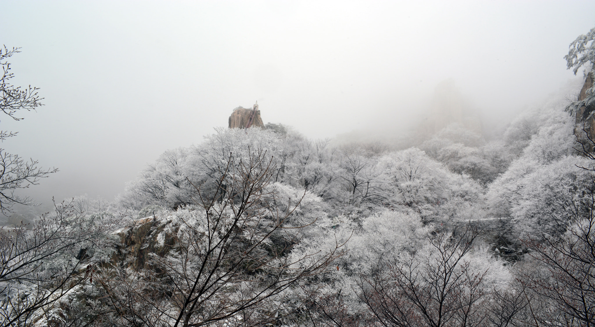 Nikon D5200 + AF Zoom-Nikkor 28-100mm f/3.5-5.6G sample photo. 대둔산 겨울 photography