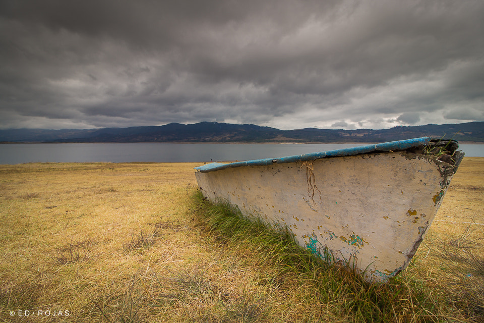 Canon EF-S 10-18mm F4.5–5.6 IS STM sample photo. Boat in tomine photography