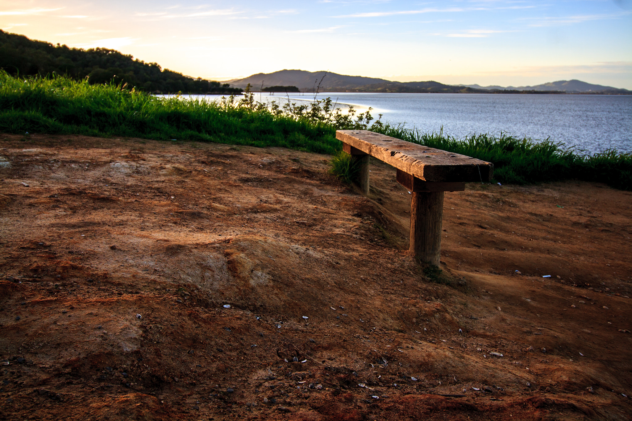 Canon EF-S 10-18mm F4.5–5.6 IS STM sample photo. Bench in china camp photography