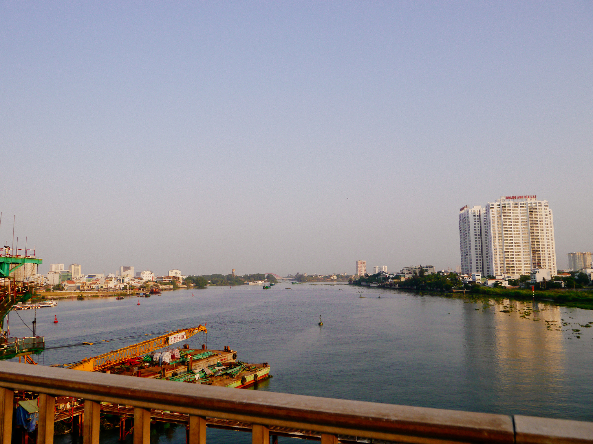 LUMIX G VARIO PZ 14-42/F3.5-5.6 sample photo. Saigon river photography