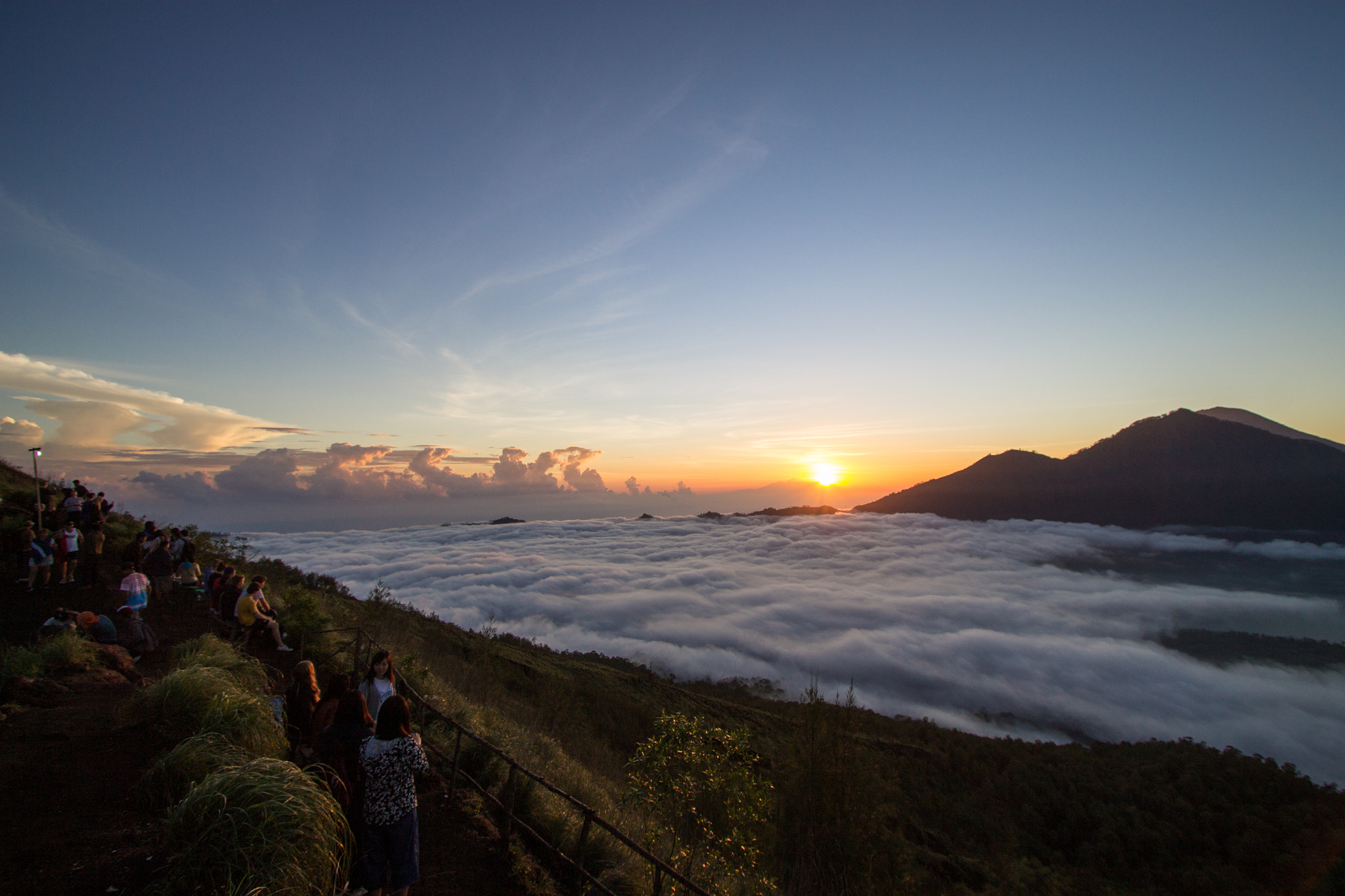 Canon EF-S 10-22mm F3.5-4.5 USM sample photo. Mt batur sunrise photography