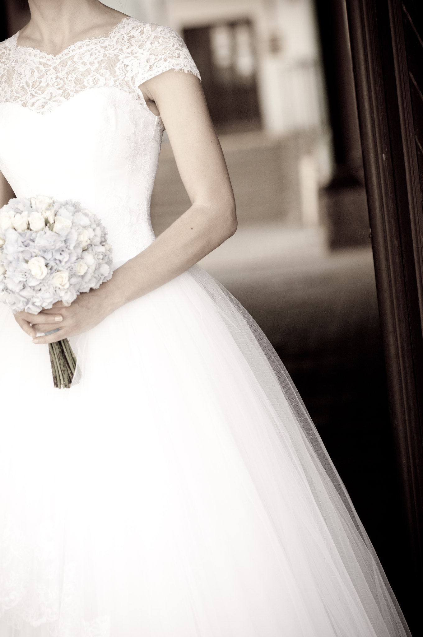Nikon D300S + Nikon AF Nikkor 85mm F1.8D sample photo. Bride photography