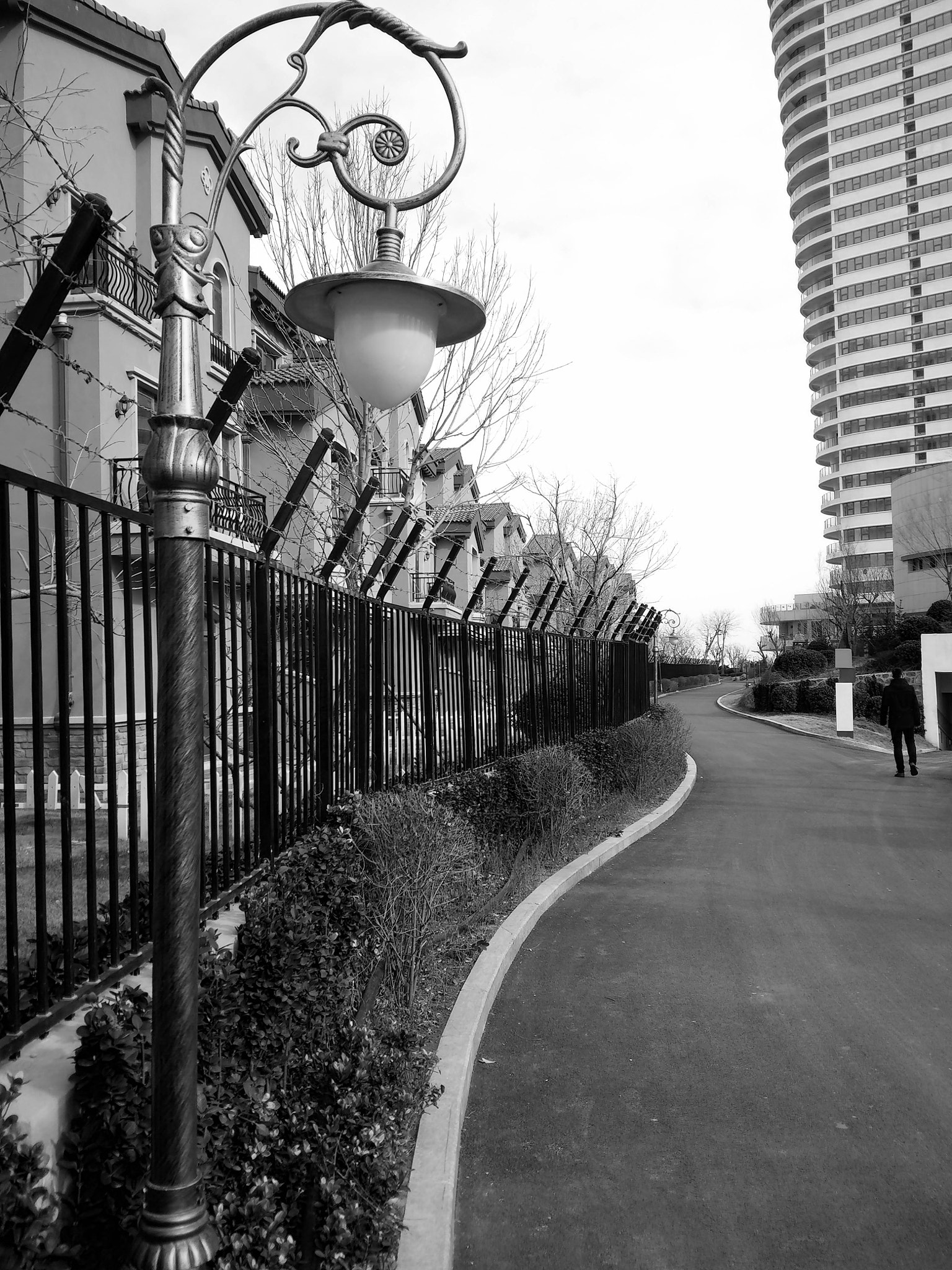OPPO R8207 sample photo. Black-and-white photography