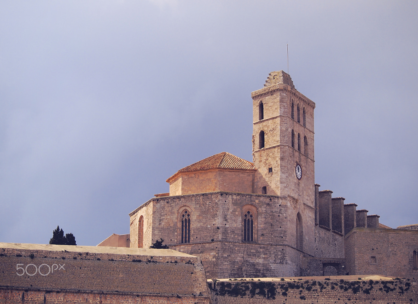 Olympus PEN E-PL2 + Olympus M.Zuiko Digital ED 40-150mm F4-5.6 R sample photo. Cathedral in ibiza town photography
