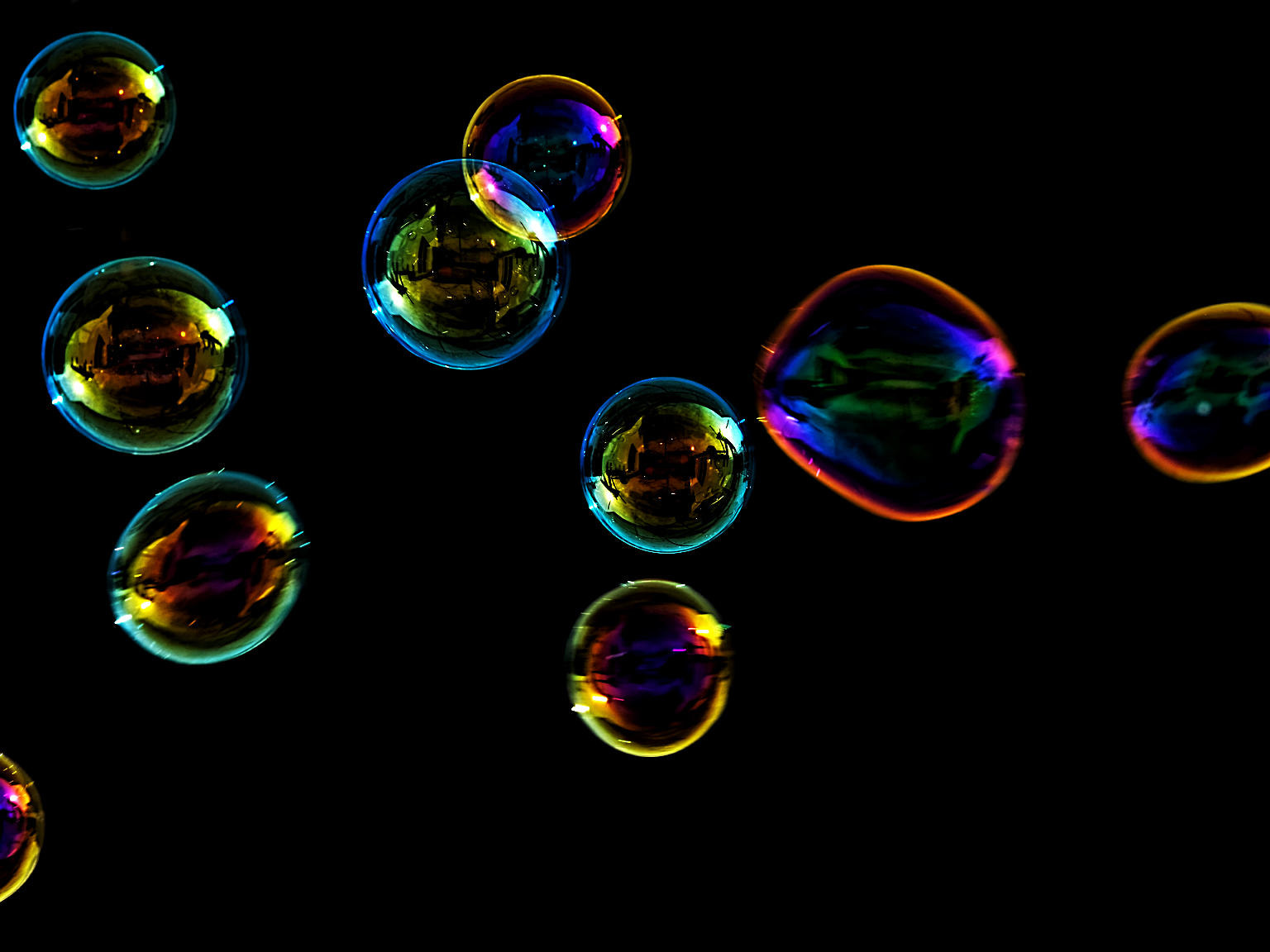 Olympus OM-D E-M10 + Olympus M.Zuiko Digital ED 75mm F1.8 sample photo. Colourful bubbles photography