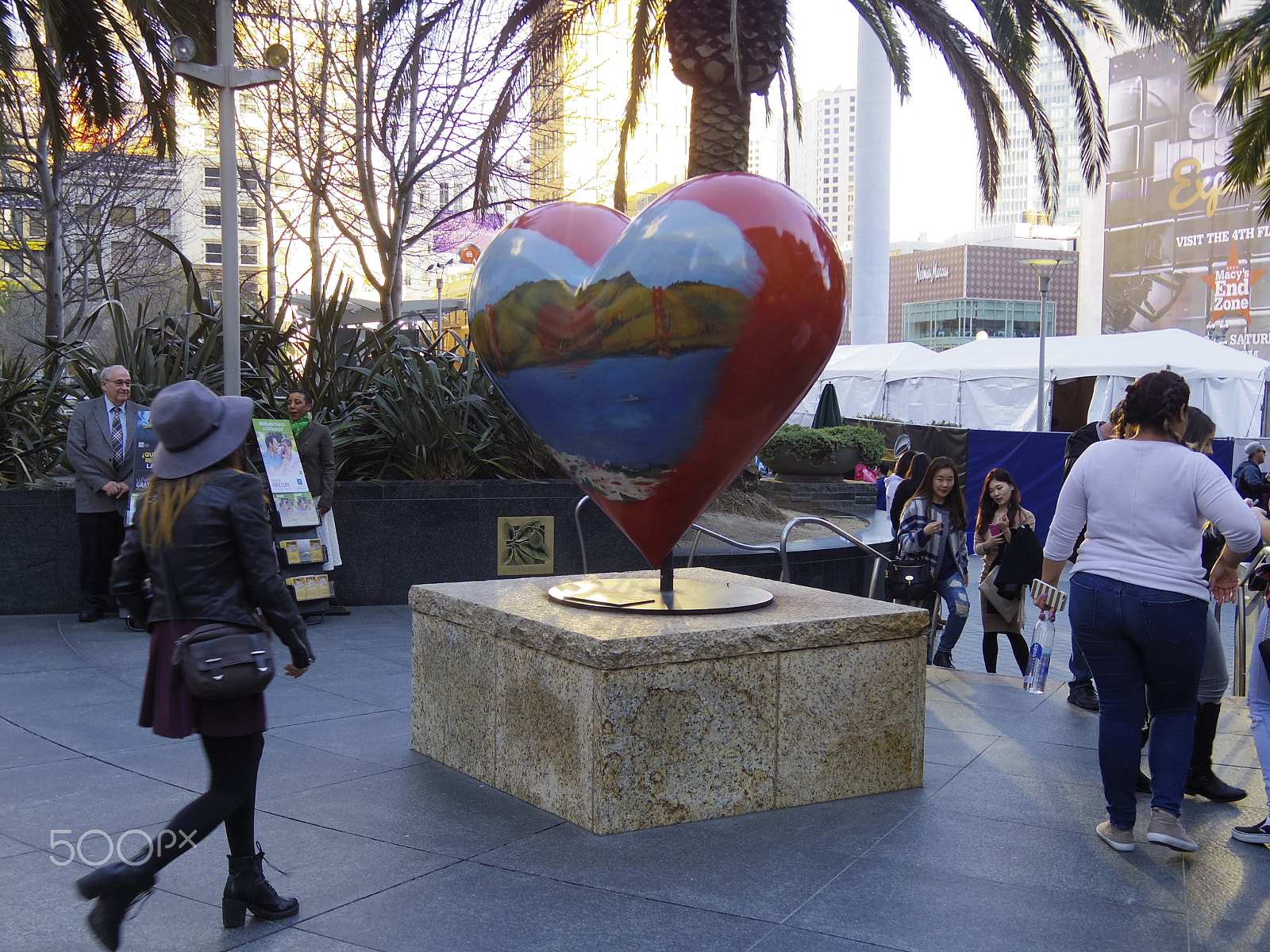 Pentax Q-S1 + Pentax 01 Standard Prime sample photo. Heart sculpture san francisco photography