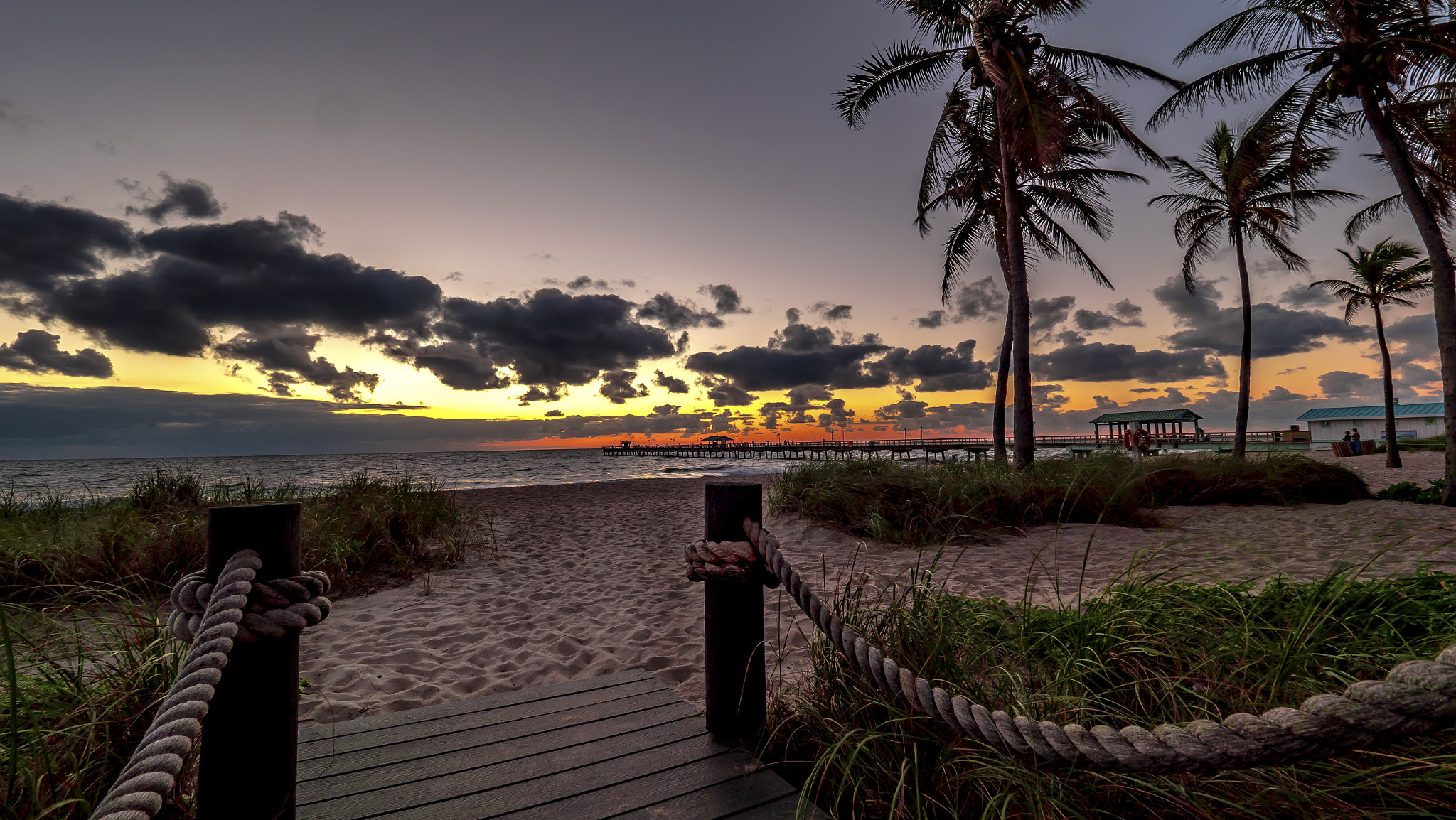 Panasonic Lumix DMC-GX8 + Olympus M.Zuiko Digital ED 7-14mm F2.8 PRO sample photo. Sunset beach photography