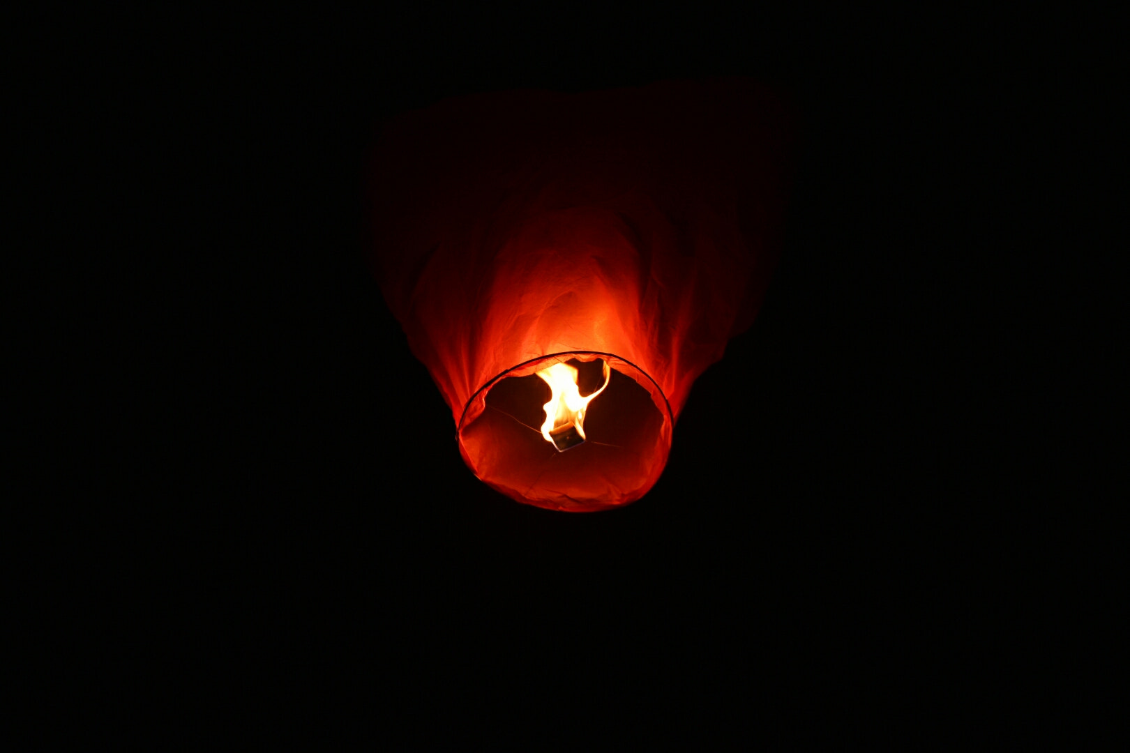 Tamron SP 70-200mm F2.8 Di VC USD sample photo. Lantern photography