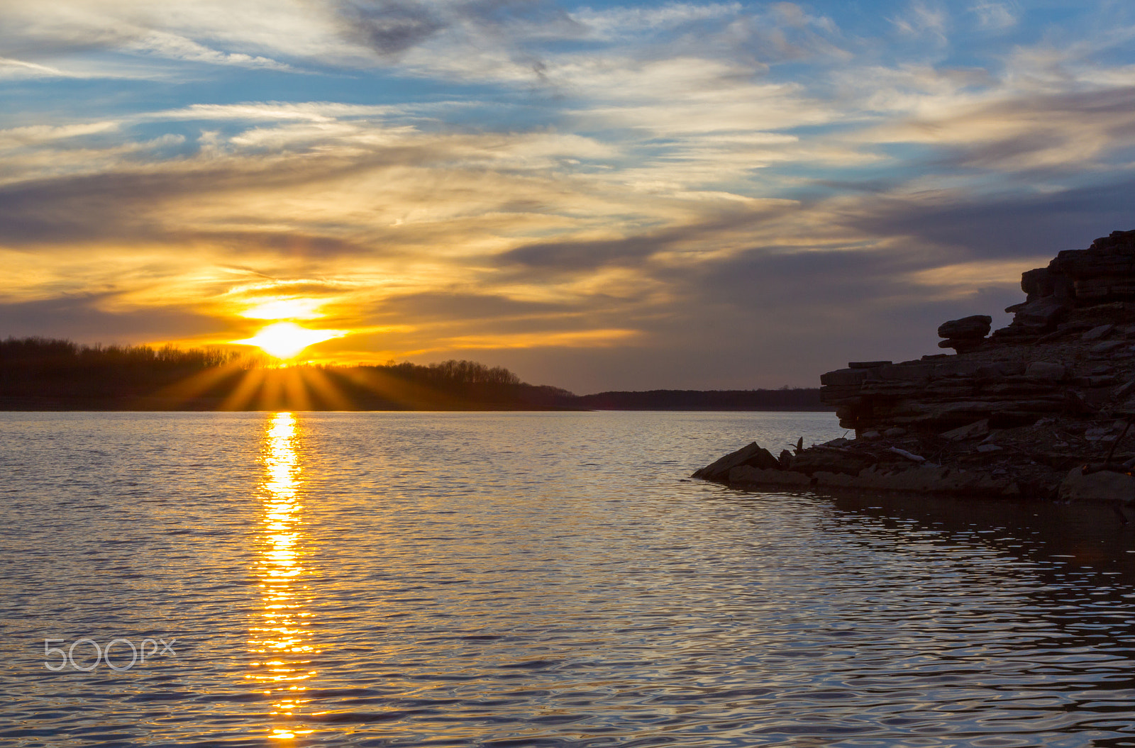 Canon EOS 550D (EOS Rebel T2i / EOS Kiss X4) + Canon EF 17-40mm F4L USM sample photo. Barren river lake photography