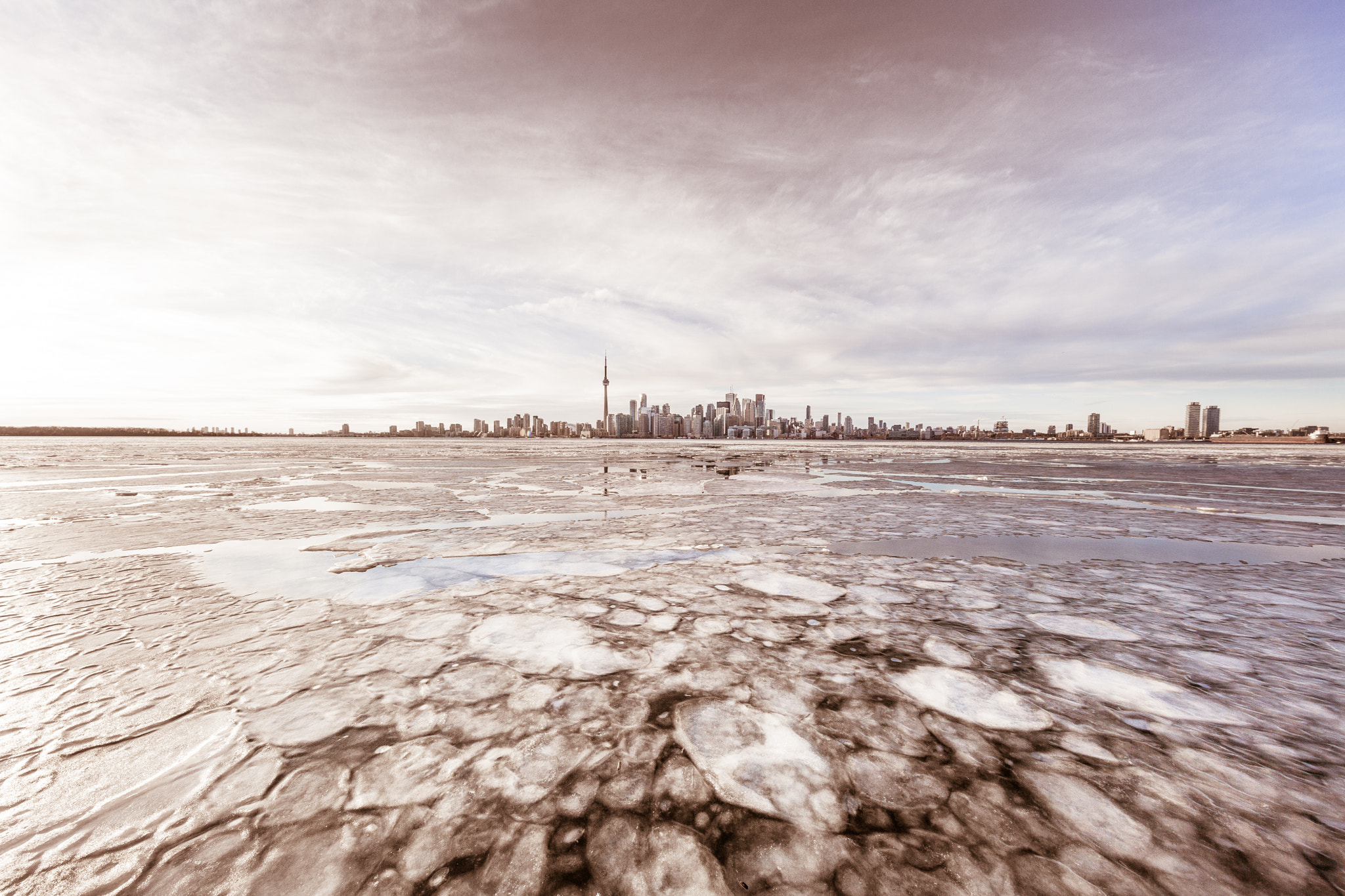 Canon EF 11-24mm F4L USM sample photo. Sunset of toronto photography