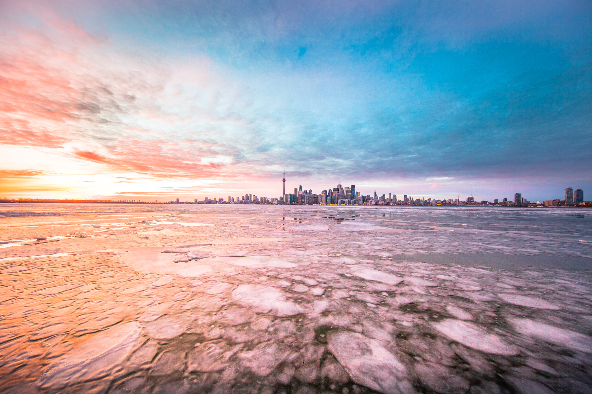 Canon EF 11-24mm F4L USM sample photo. Sunset of toronto photography