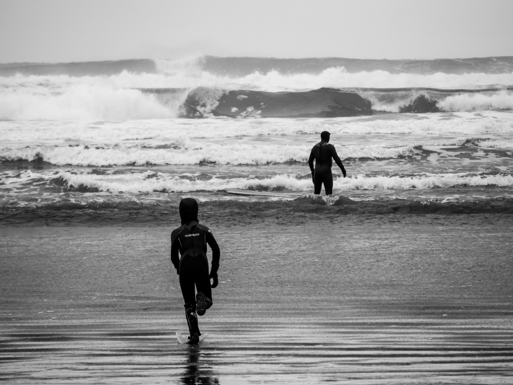 Olympus PEN E-PM2 sample photo. Father and daughter surfing photography
