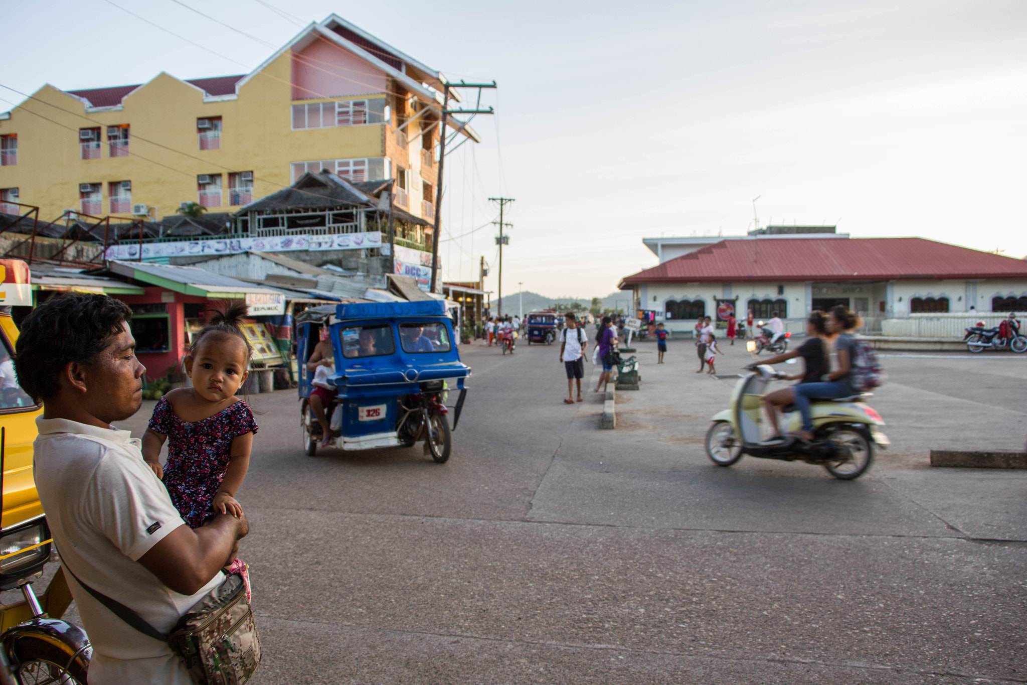 Canon EF-S 18-135mm F3.5-5.6 IS STM sample photo. Coron town photography