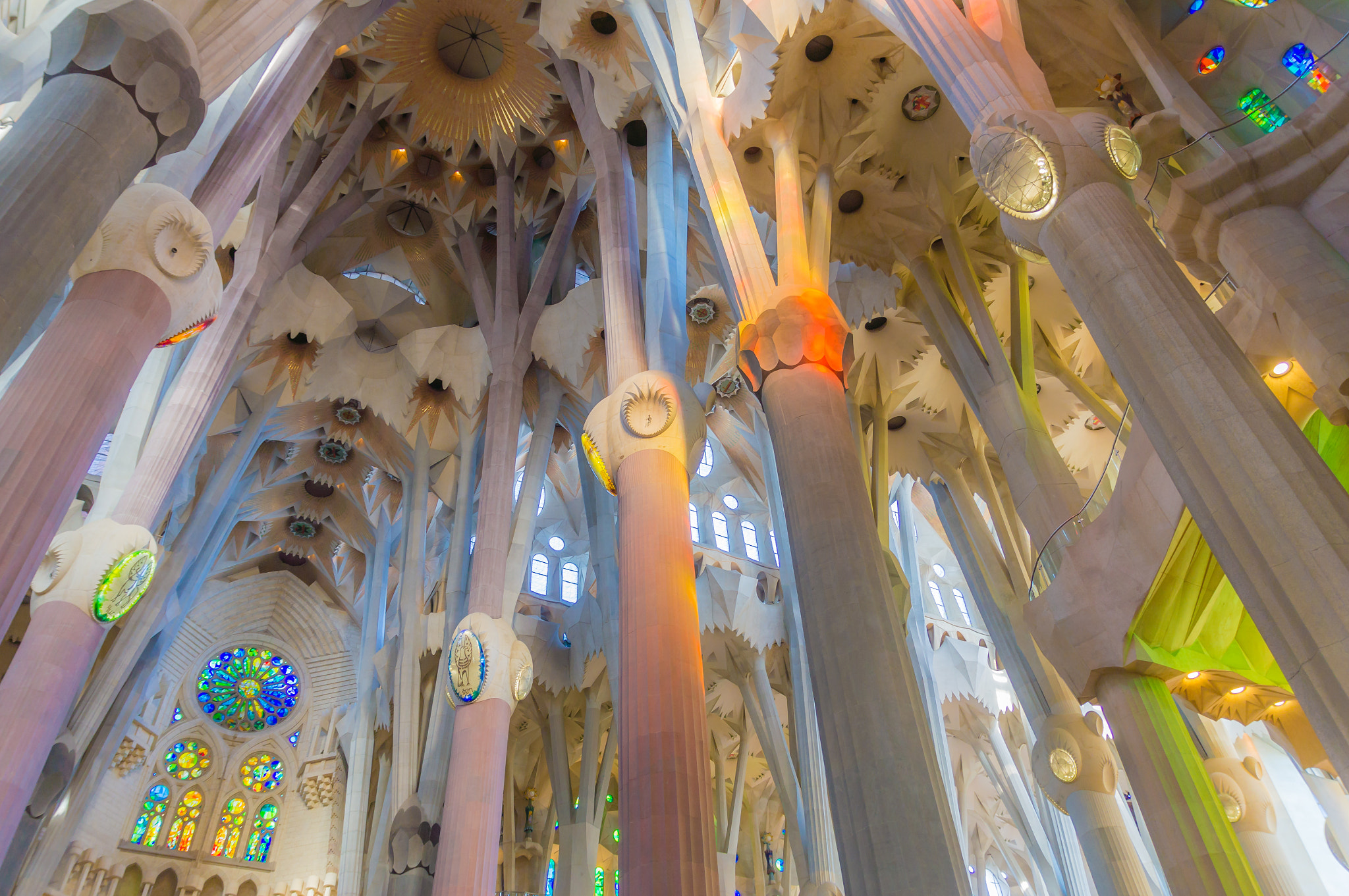 Sony Alpha DSLR-A580 sample photo. Sagrada família tree-like columns photography