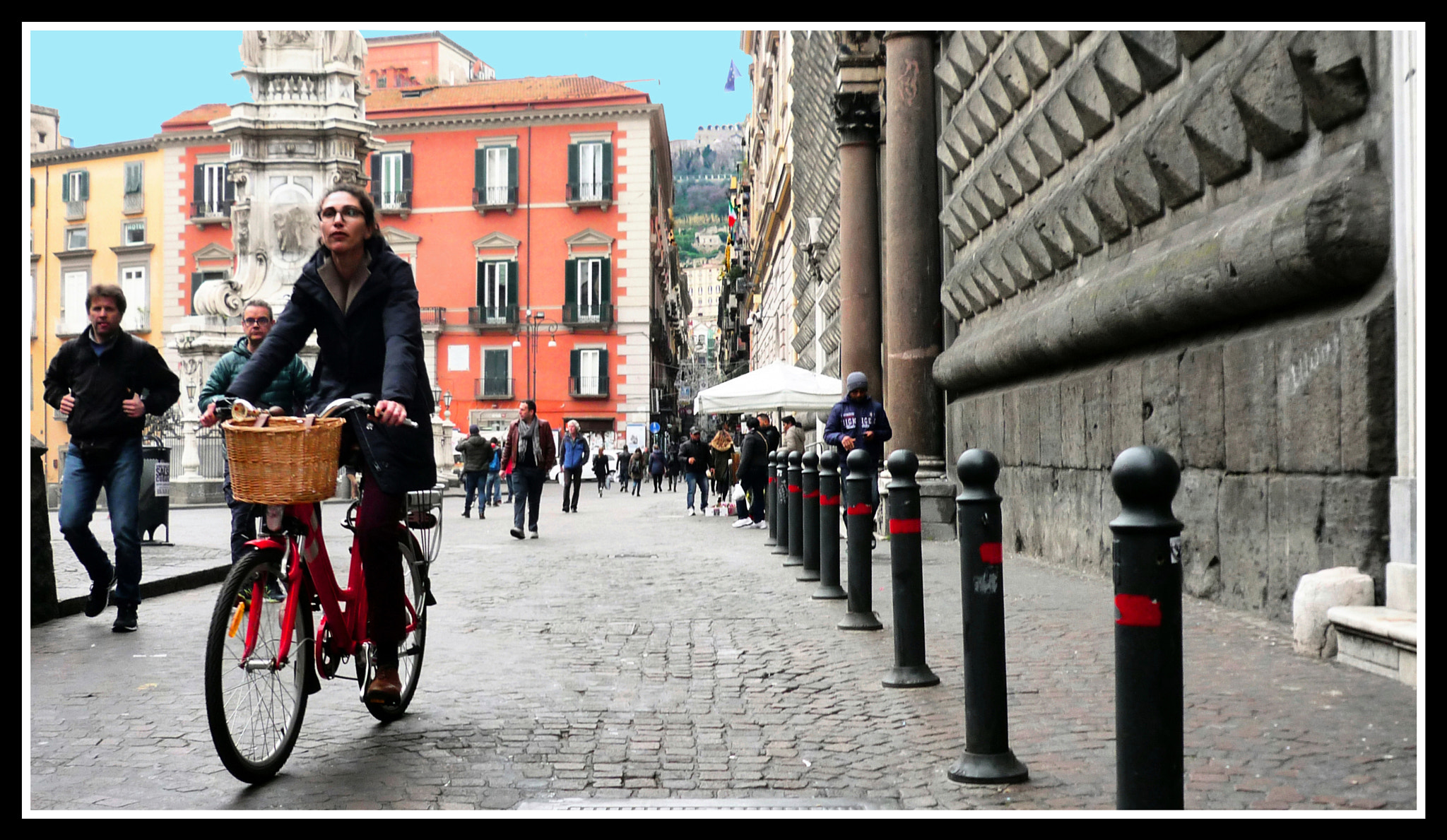 Panasonic DMC-FX150 sample photo. Il centro storico di napoli passeggiando in bicicletta photography