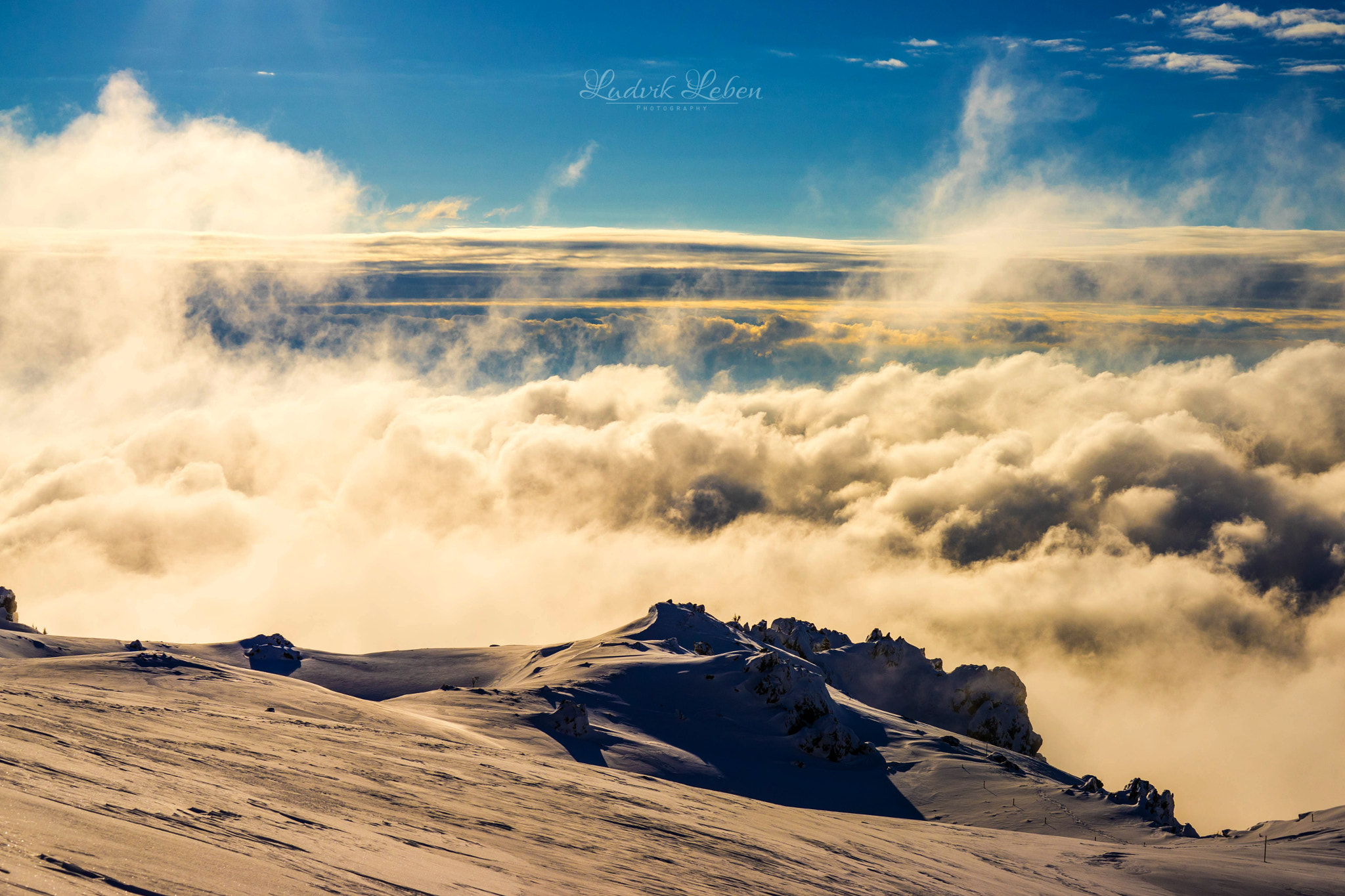 Sony a7 II + Sony 50mm F1.4 sample photo. Sea of clouds photography