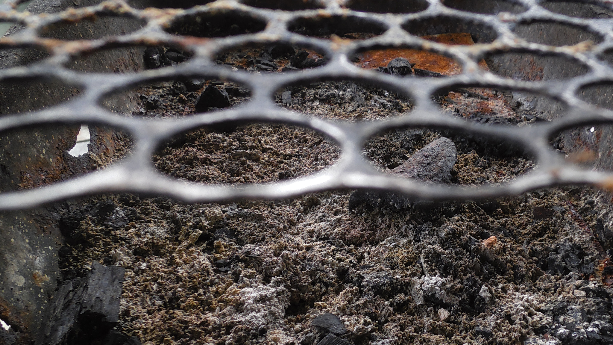 Benq G1 sample photo. Used barbecue grill photography