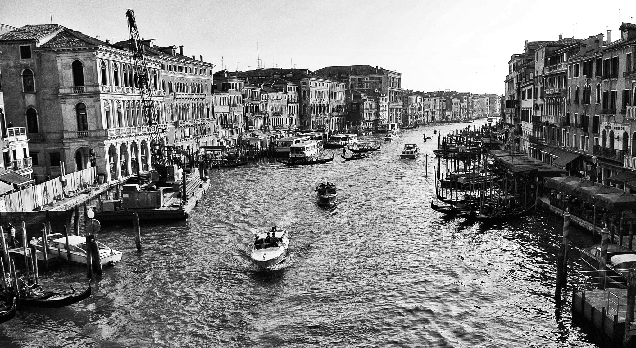 Nikon 1 V1 sample photo. Water taxi photography