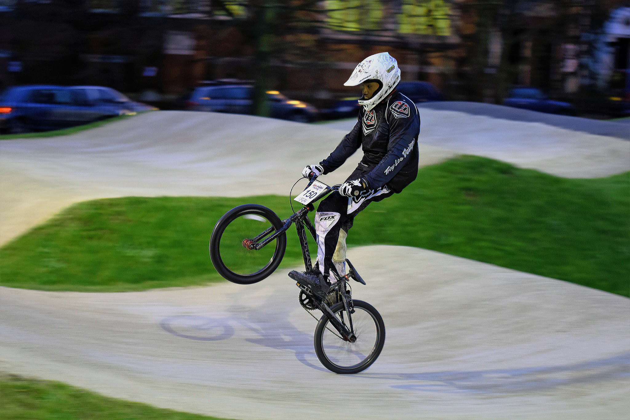 Sigma 70-200mm F2.8 EX DG Macro HSM II sample photo. Racing under floodlights photography