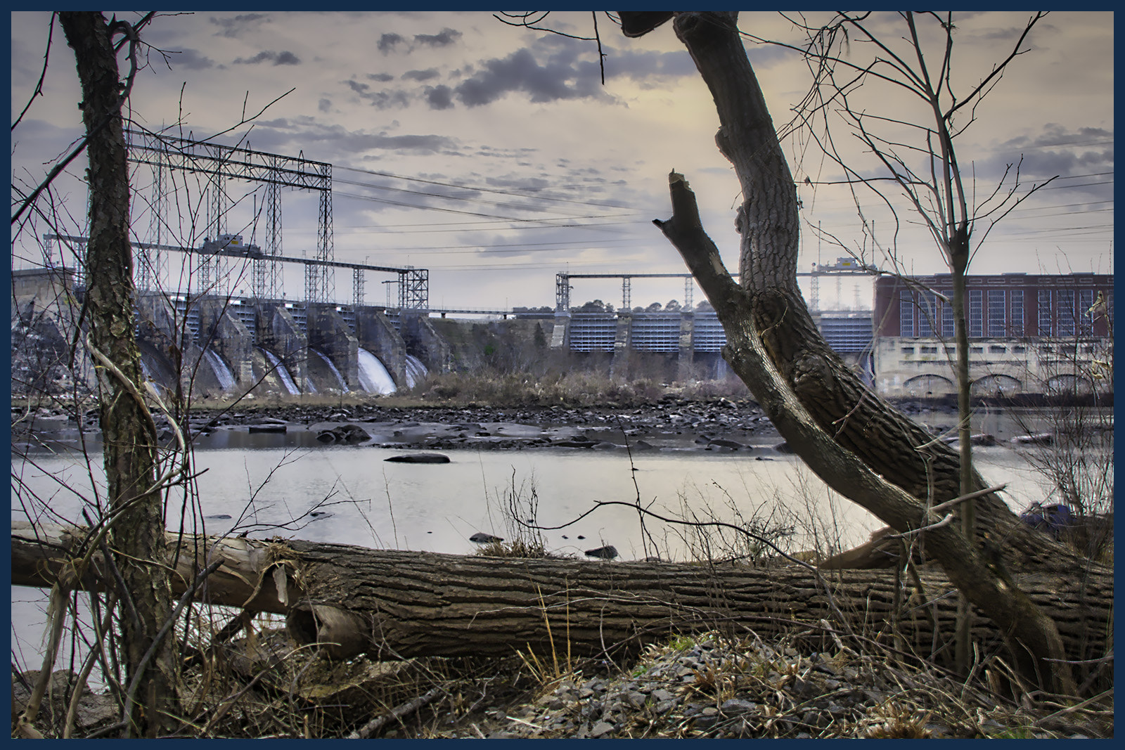 Canon EF 28-135mm F3.5-5.6 IS USM sample photo. Lake wylie dam photography
