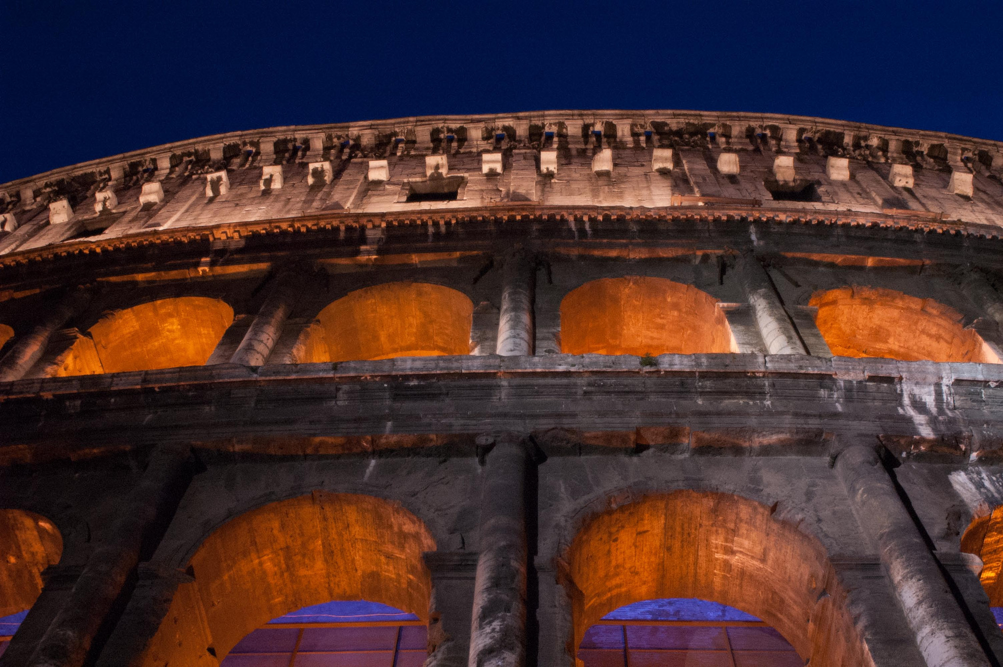 Nikon D70s + Sigma 24-70mm F2.8 EX DG Macro sample photo. The colosseum photography