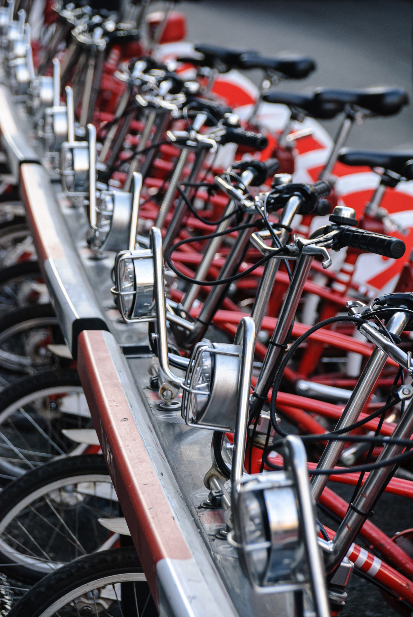 Sigma 18-250mm F3.5-6.3 DC Macro OS HSM sample photo. Barcelona bikes photography