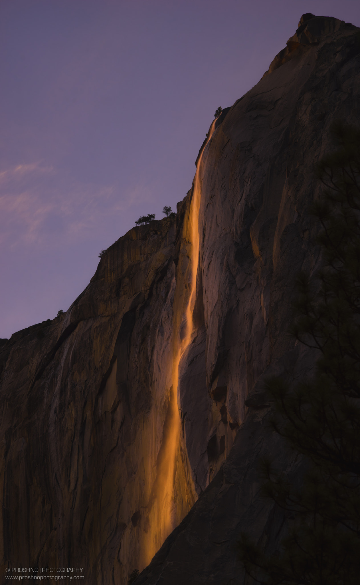70-200mm F2.8 OSS sample photo. The firefall photography