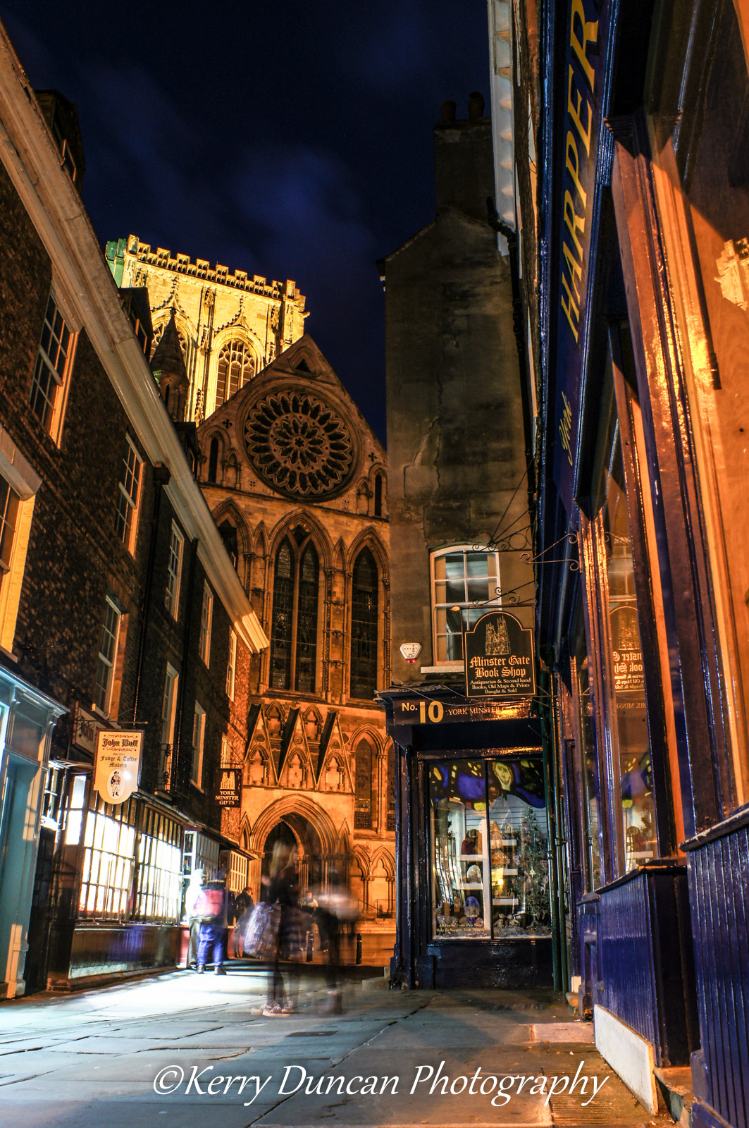 Sony Alpha DSLR-A580 sample photo. Night shopping photography
