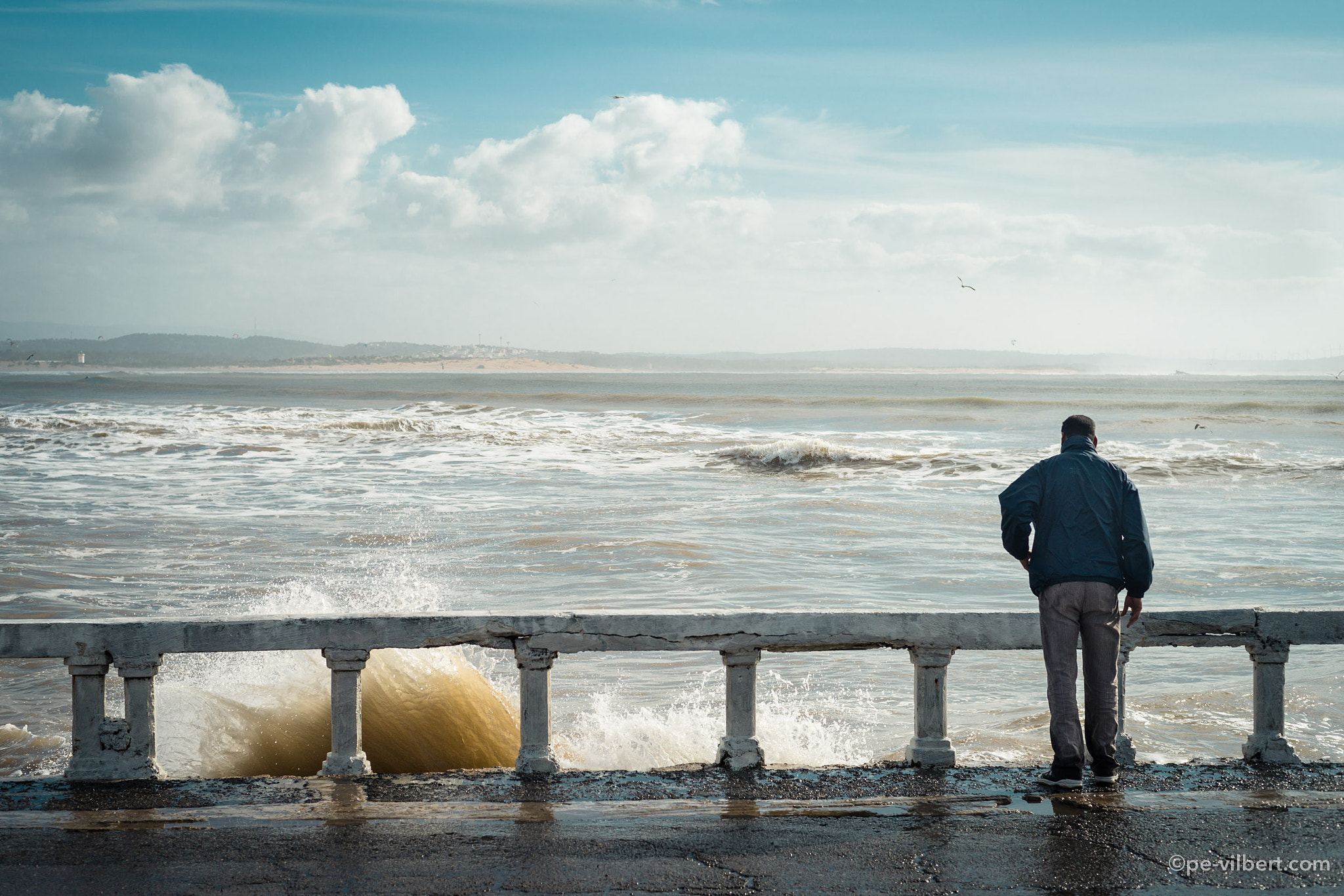 Sony a99 II + Minolta AF 50mm F1.4 [New] sample photo. Alone with the wave photography