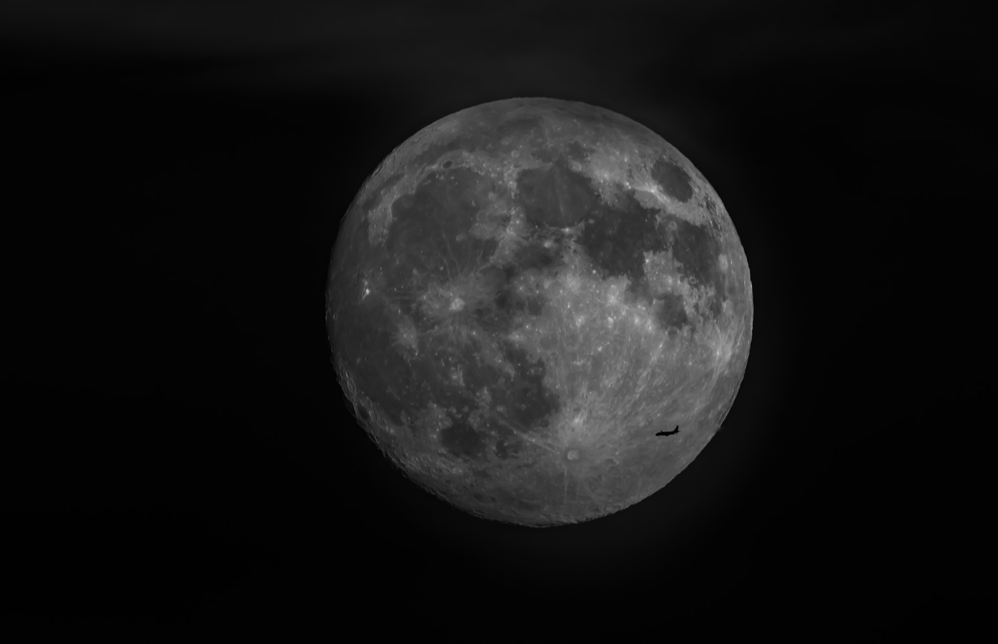 Canon EF 600mm F4L IS II USM sample photo. Spot the plane!!! photography