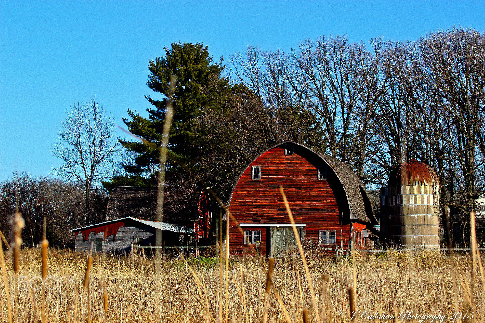 Canon EF 80-200mm F4.5-5.6 II sample photo. "barn at the end of harvest" photography