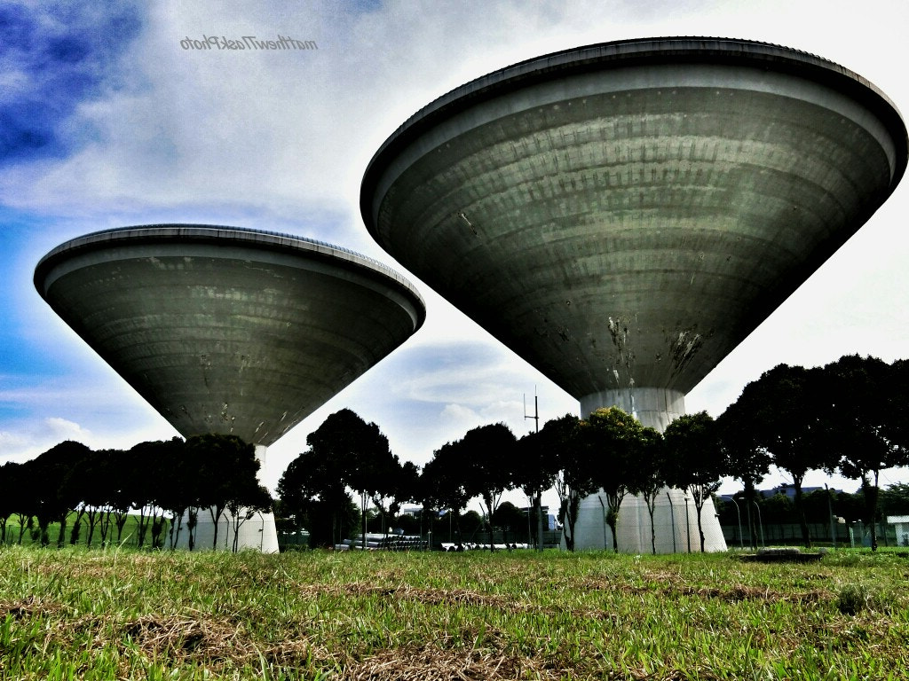 CASIO EX-100 sample photo. The ufo photography