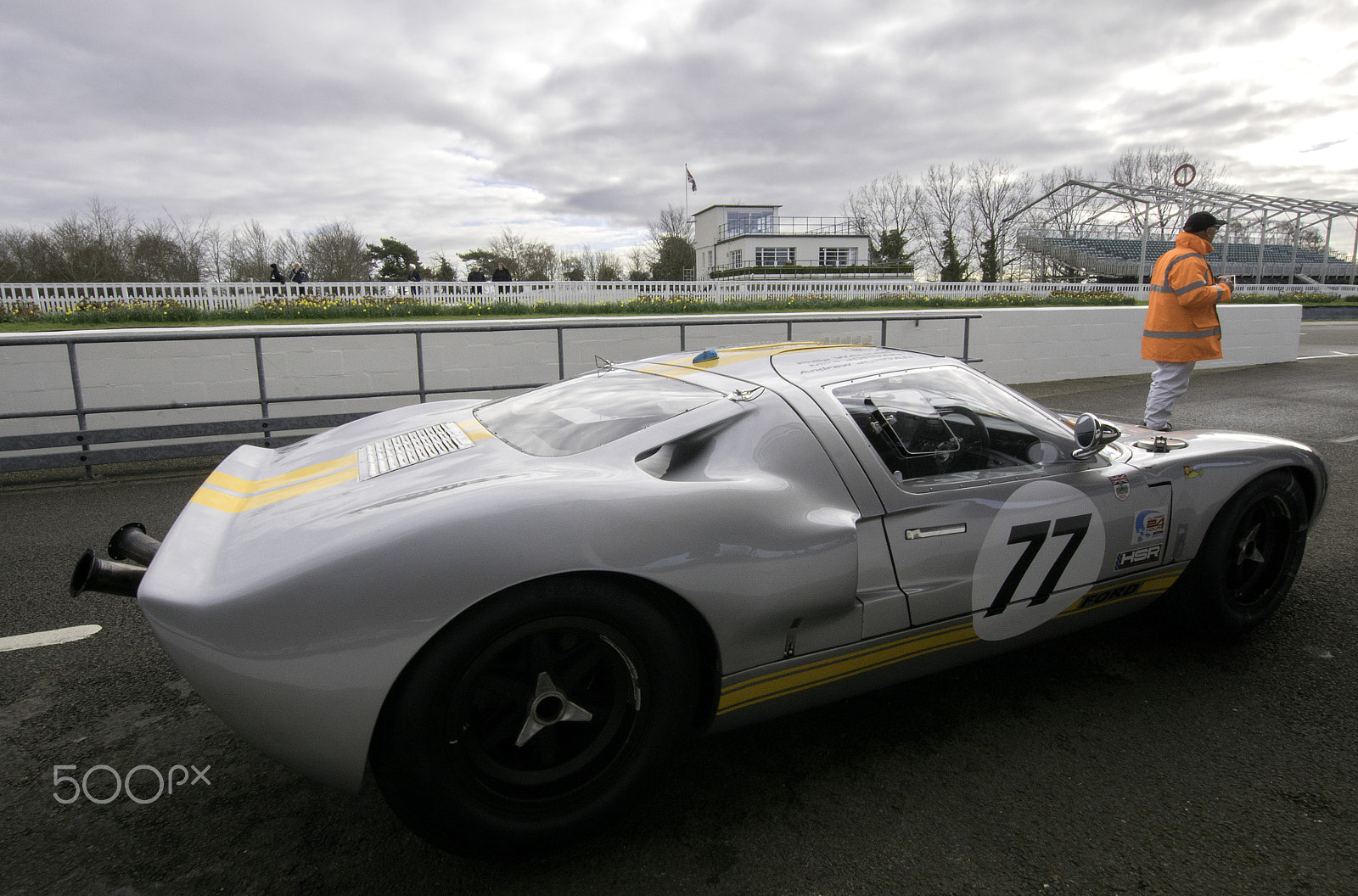 Sony ILCA-77M2 + Sigma 10-20mm F3.5 EX DC HSM sample photo. Ford gt40 photography