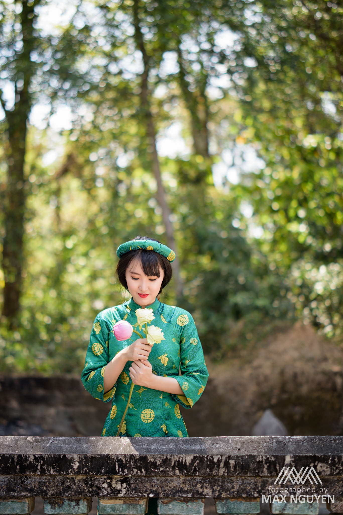 Nikon D810 + ZEISS Milvus 50mm F1.4 sample photo. Vietnamese traditional long dress photography