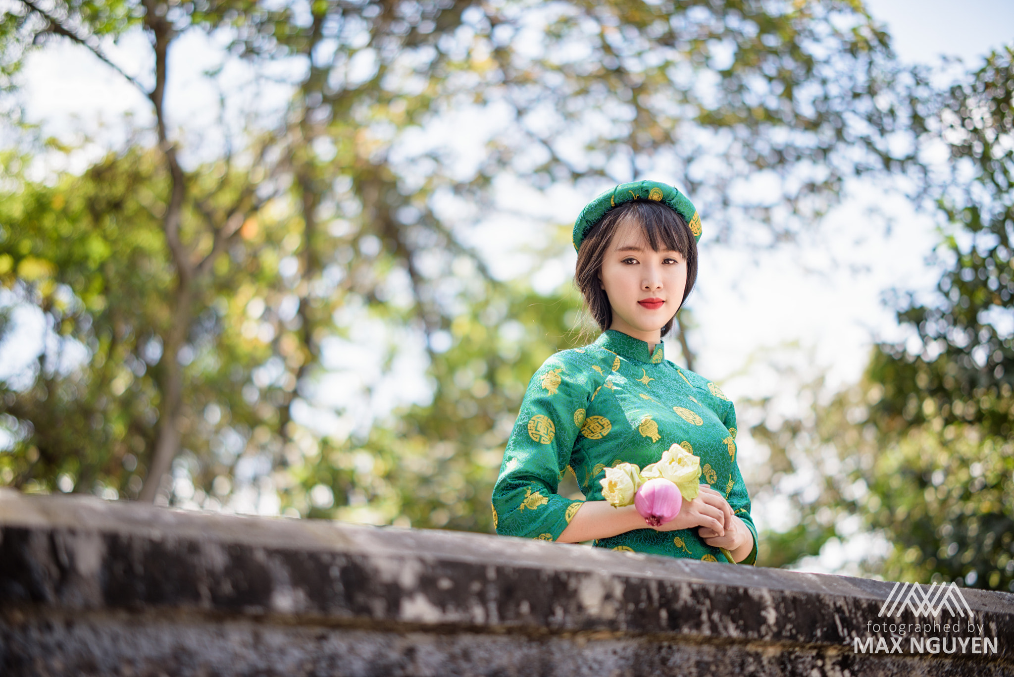 Nikon D810 + ZEISS Milvus 50mm F1.4 sample photo. Vietnamese traditional long dress photography