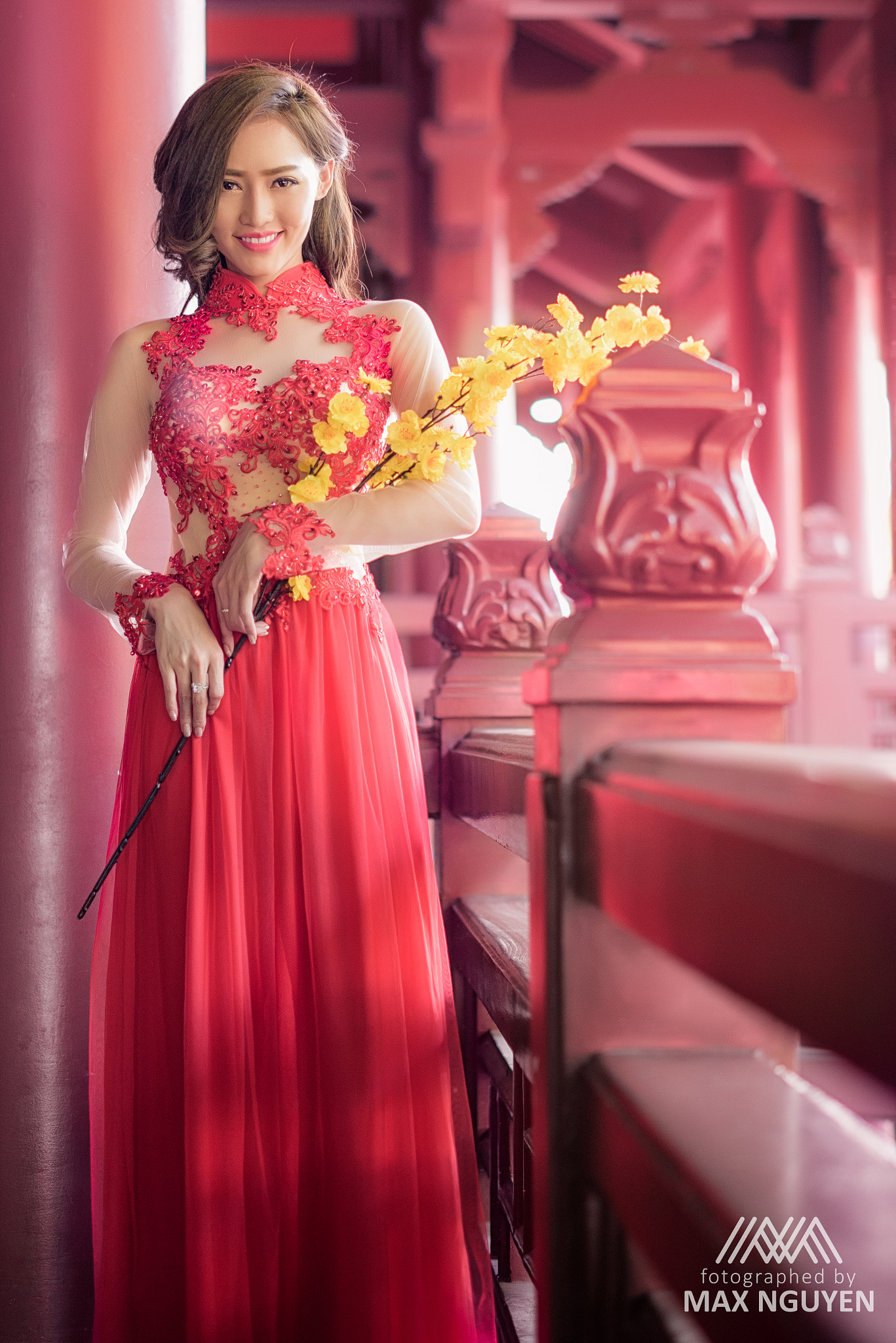 ZEISS Milvus 50mm F1.4 sample photo. Vietnamese traditional long dress photography