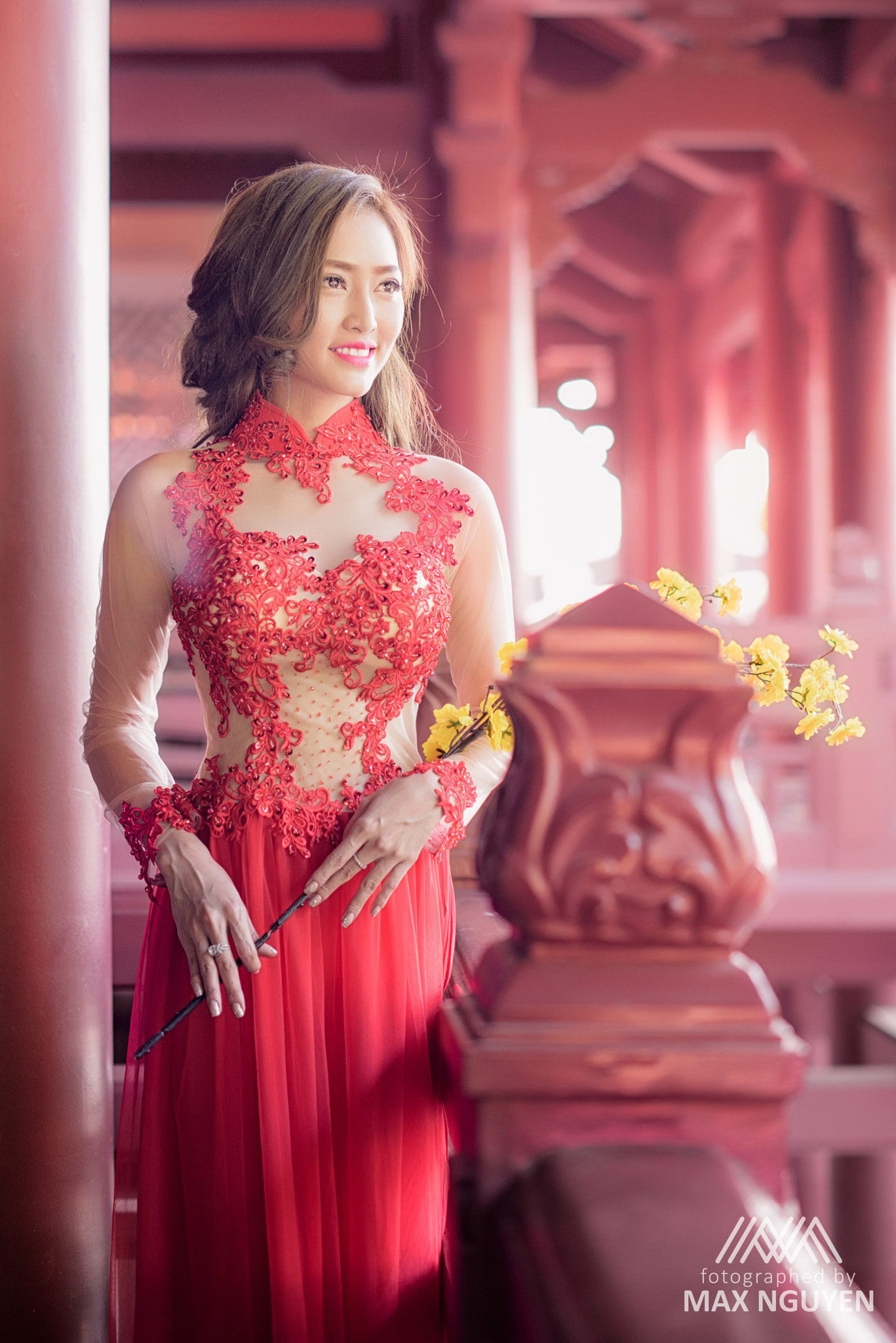 Nikon D810 + ZEISS Milvus 50mm F1.4 sample photo. Vietnamese traditional long dress photography