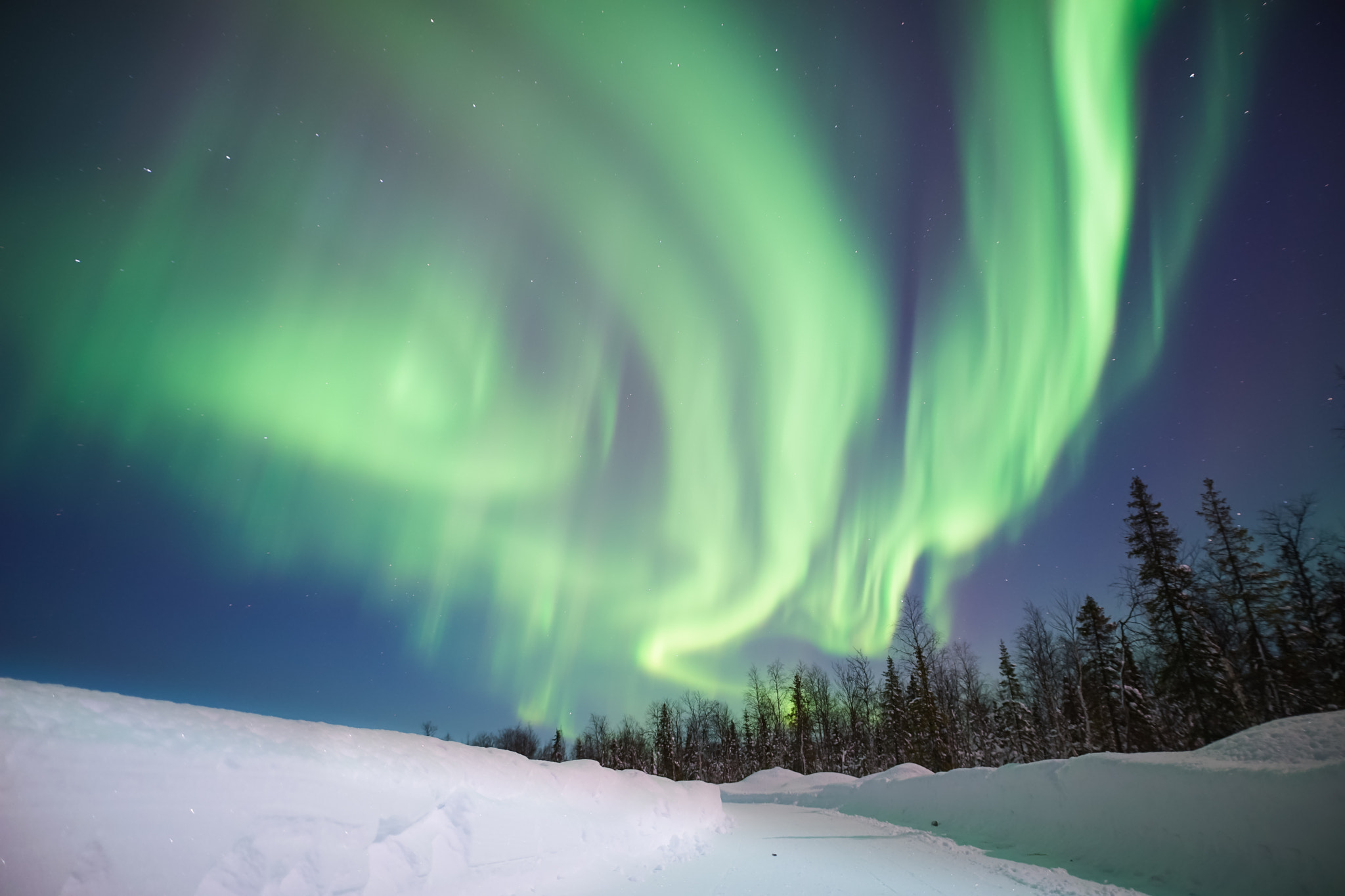 20mm F1.4 sample photo. Explosion of aurora borealis photography
