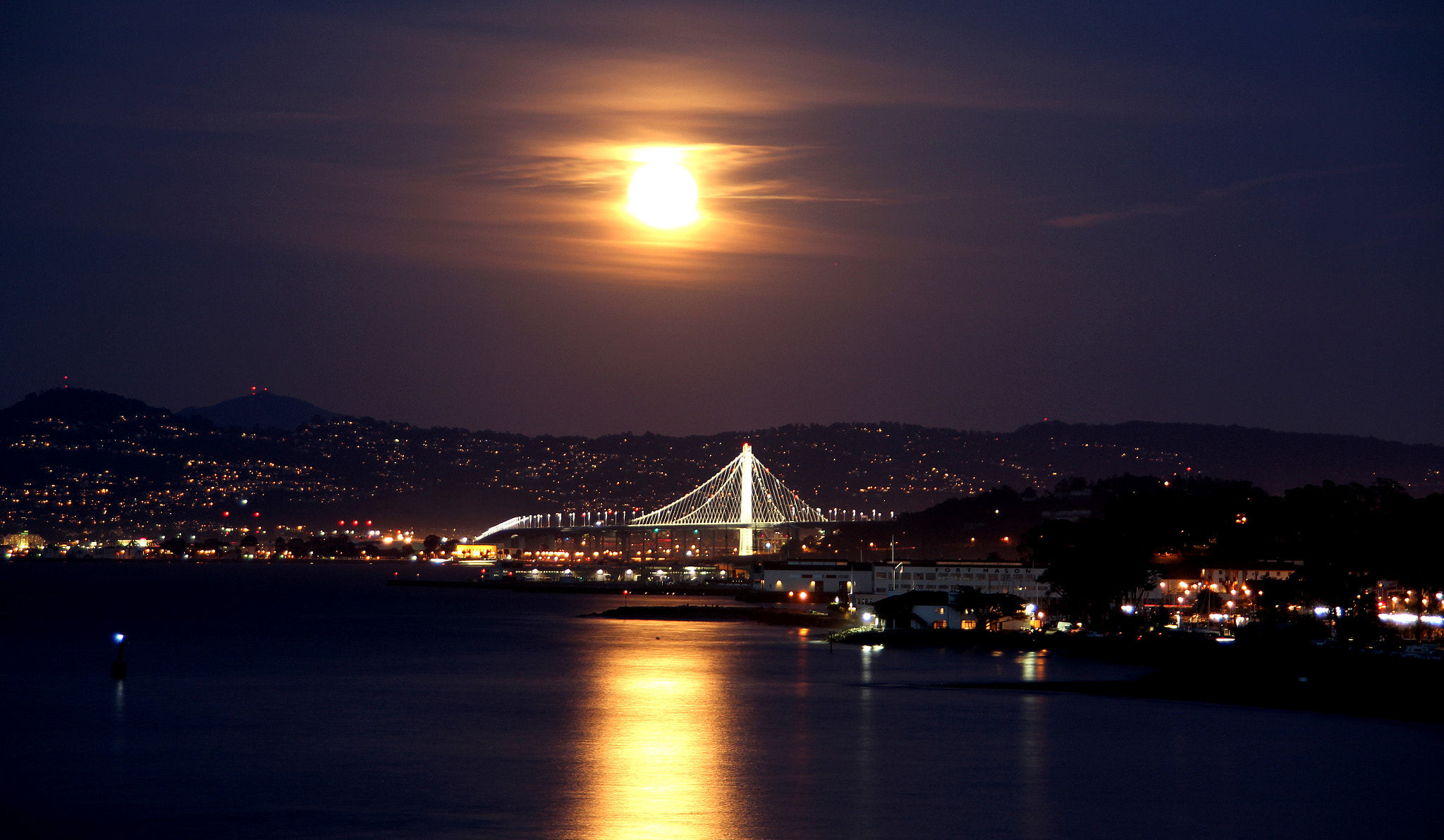 Canon EOS 600D (Rebel EOS T3i / EOS Kiss X5) + Tamron AF 18-250mm F3.5-6.3 Di II LD Aspherical (IF) Macro sample photo. Moon rise over the eastern span photography