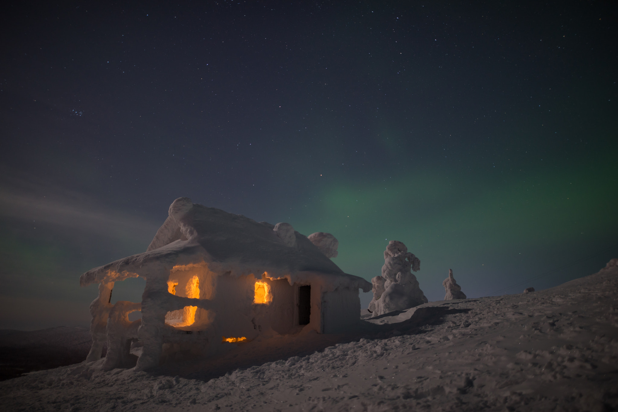 Sony a7 II + Sigma 20mm F1.4 DG HSM Art sample photo. Frozen hut photography