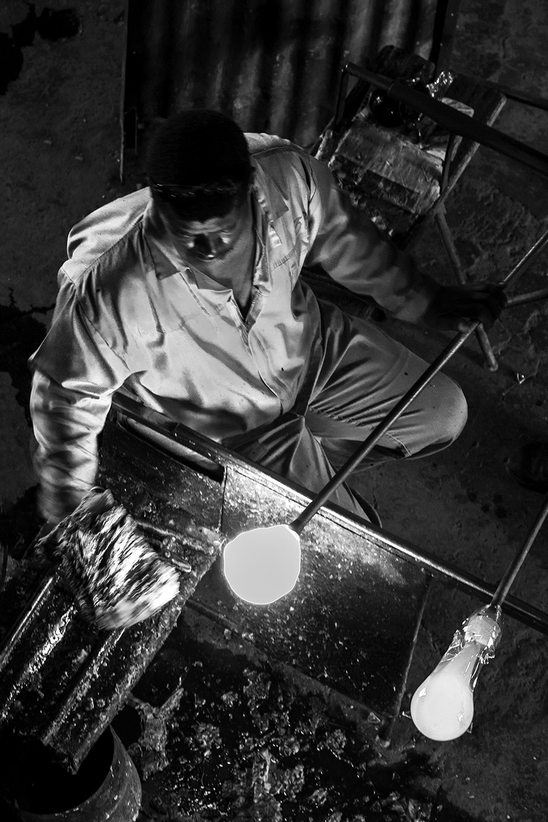 Canon EF 70-300mm F4-5.6L IS USM sample photo. Glass blowing photography