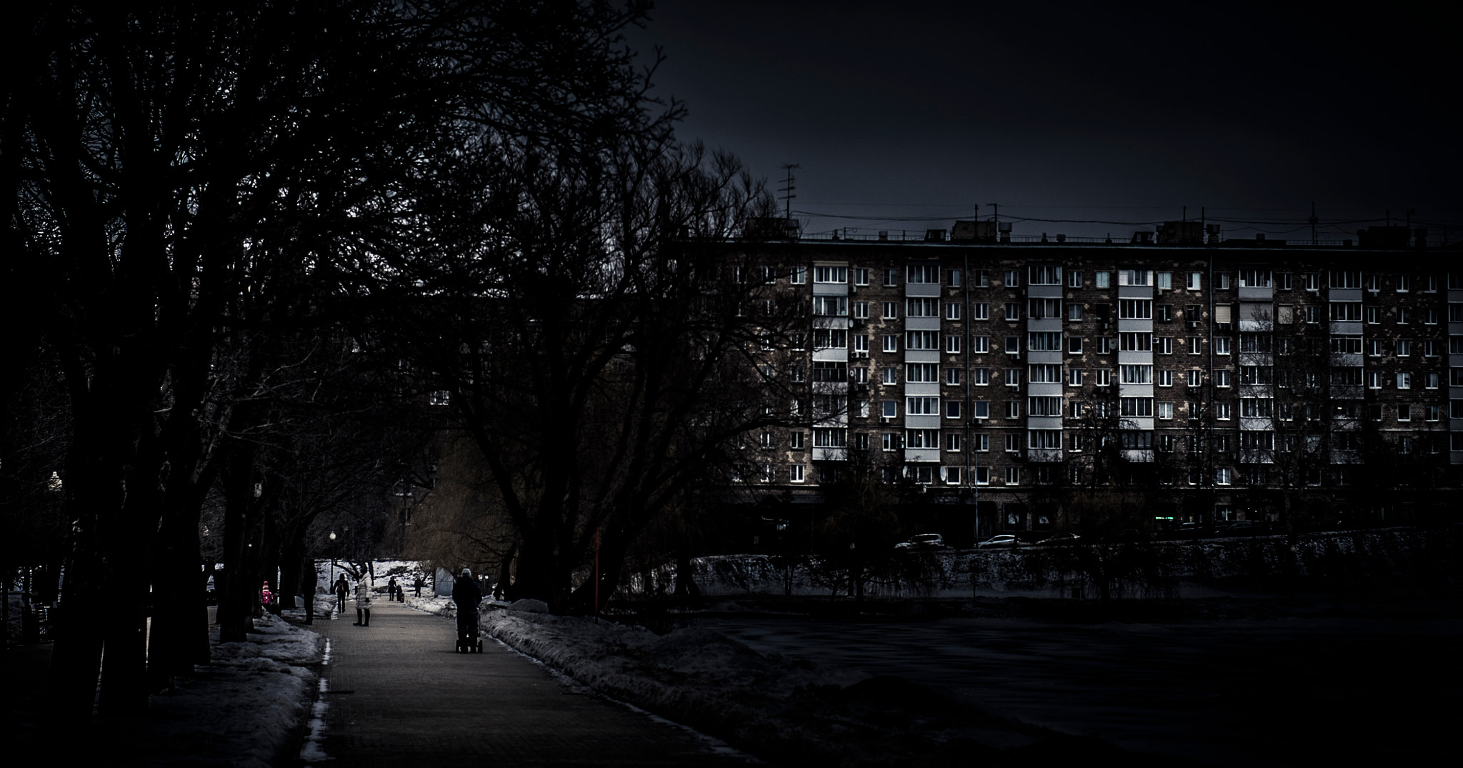 Sony Alpha DSLR-A500 + Sony 50mm F1.4 sample photo. Dark days photography
