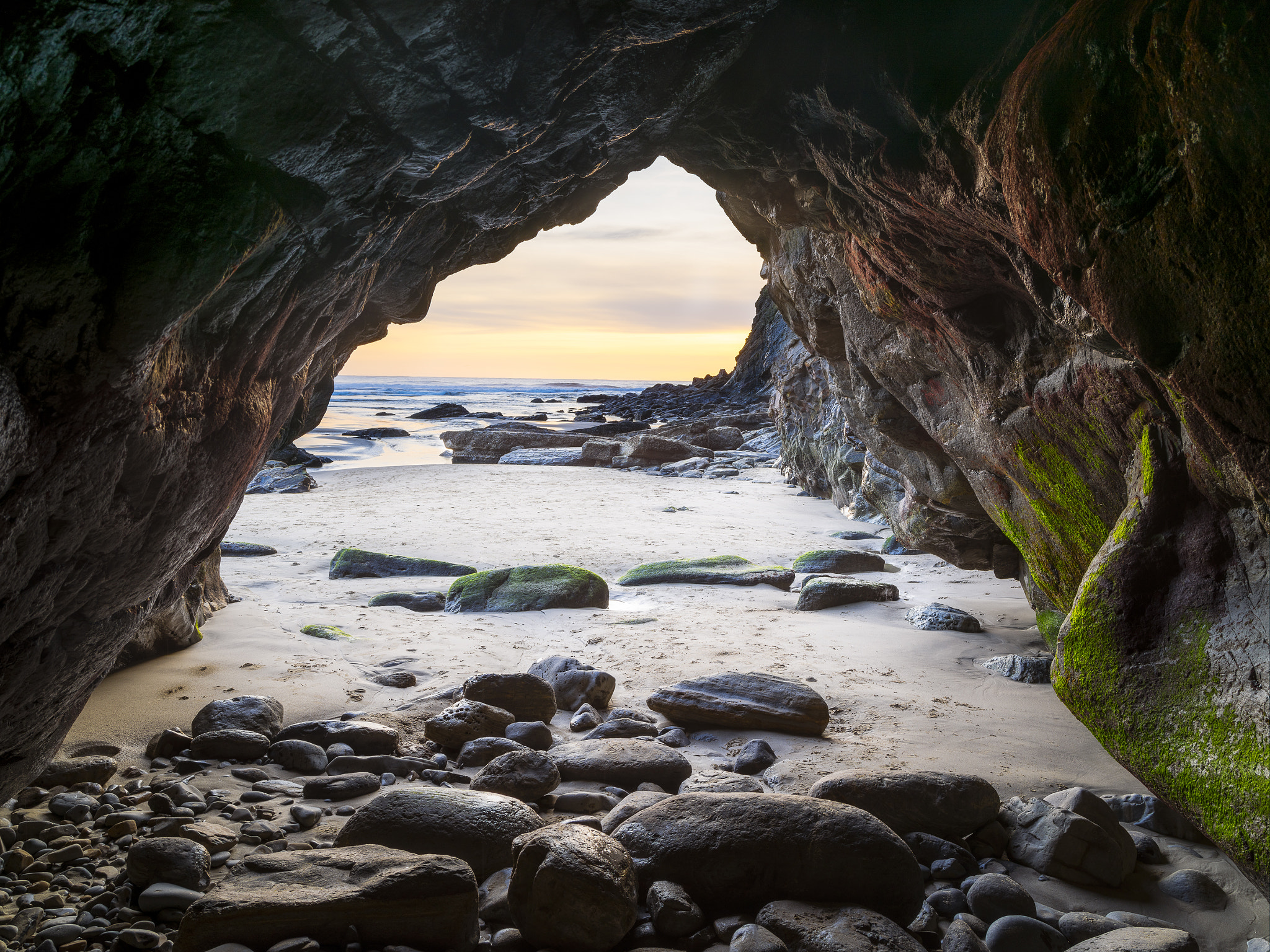 smc PENTAX-FA 645 35mm F3.5 AL [IF] sample photo. Sea cave opening photography