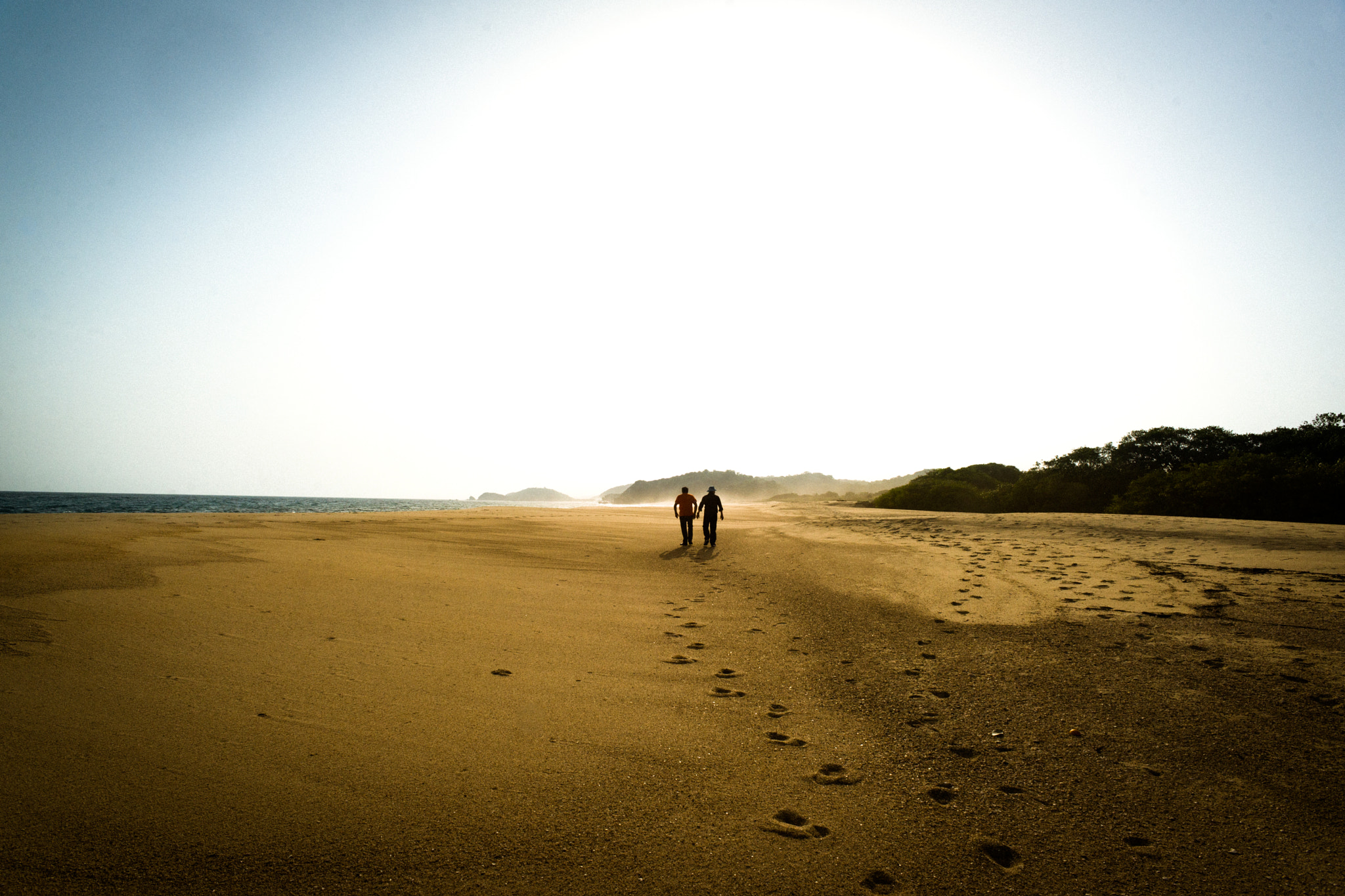 Sony a99 II + Sony 20mm F2.8 sample photo. A solitary beach photography