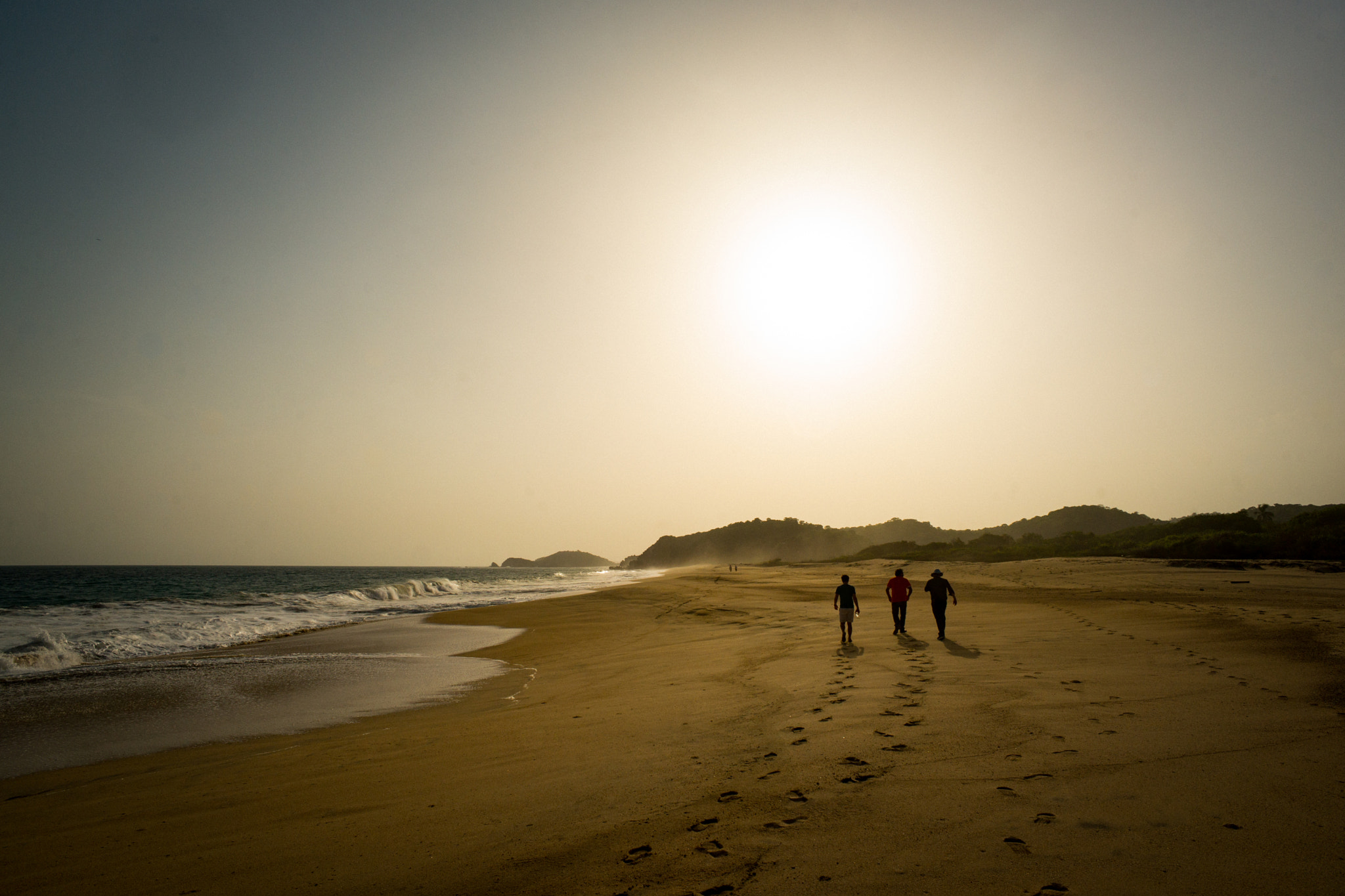 Sony a99 II + Sony 20mm F2.8 sample photo. A solitary beach 2 photography