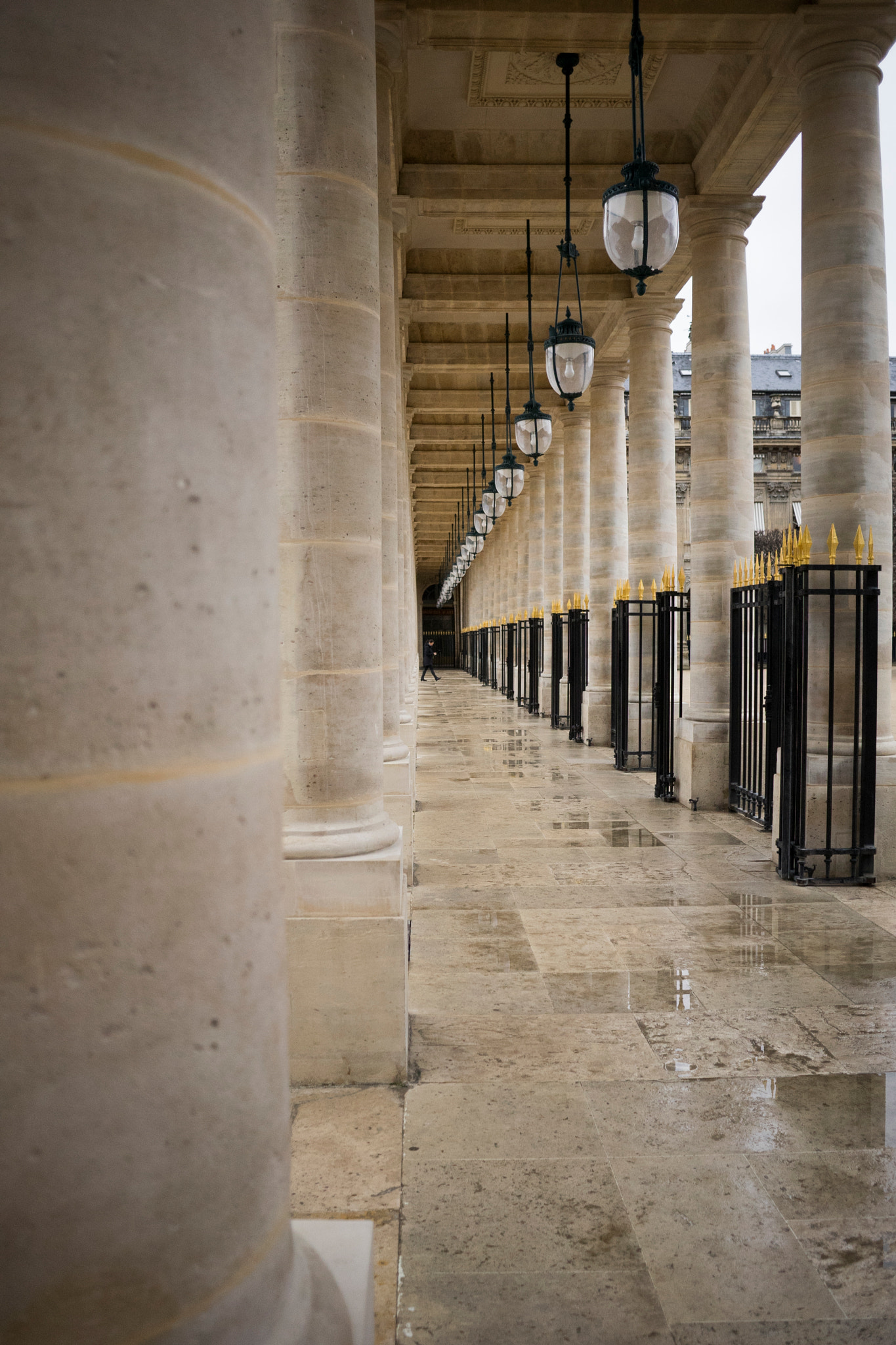 Sony a7 + Sony E 20mm F2.8 sample photo. Paris louvre 200216 photography